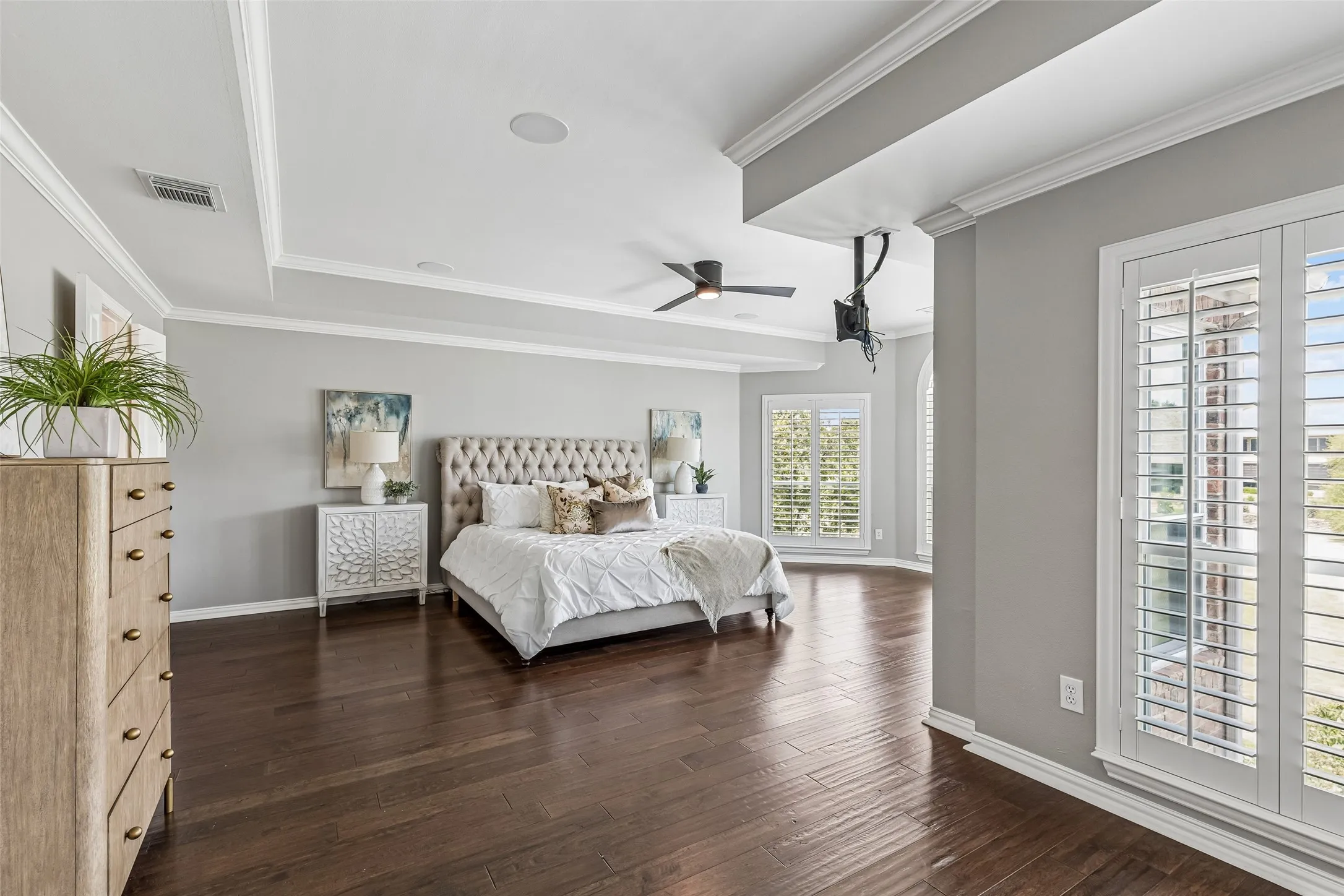 Single Family Residence For Sale in Dallas County , 2206 Clearspring Drive N, Irving, Texas 75063, 5 Bedroom, 4 Bathroom, 3 Garage spaces, 5,375 Sqft, built in 1996, mls#21343836, Real Estate Agent in Irving, Homes For Sale in Dallas county, Homes For Sale in Irving, Realtor in Irving Texas, Real Estate Brokerage Independent Realty Texas, Luminita Cordes Realtor