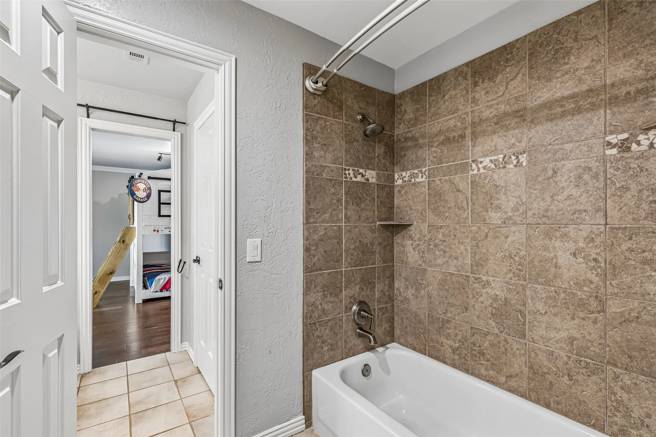 Single Family Residence For Sale in Dallas County , 2206 Clearspring Drive N, Irving, Texas 75063, 5 Bedroom, 4 Bathroom, 3 Garage spaces, 5,375 Sqft, built in 1996, mls#21343836, Real Estate Agent in Irving, Homes For Sale in Dallas county, Homes For Sale in Irving, Realtor in Irving Texas, Real Estate Brokerage Independent Realty Texas, Luminita Cordes Realtor
