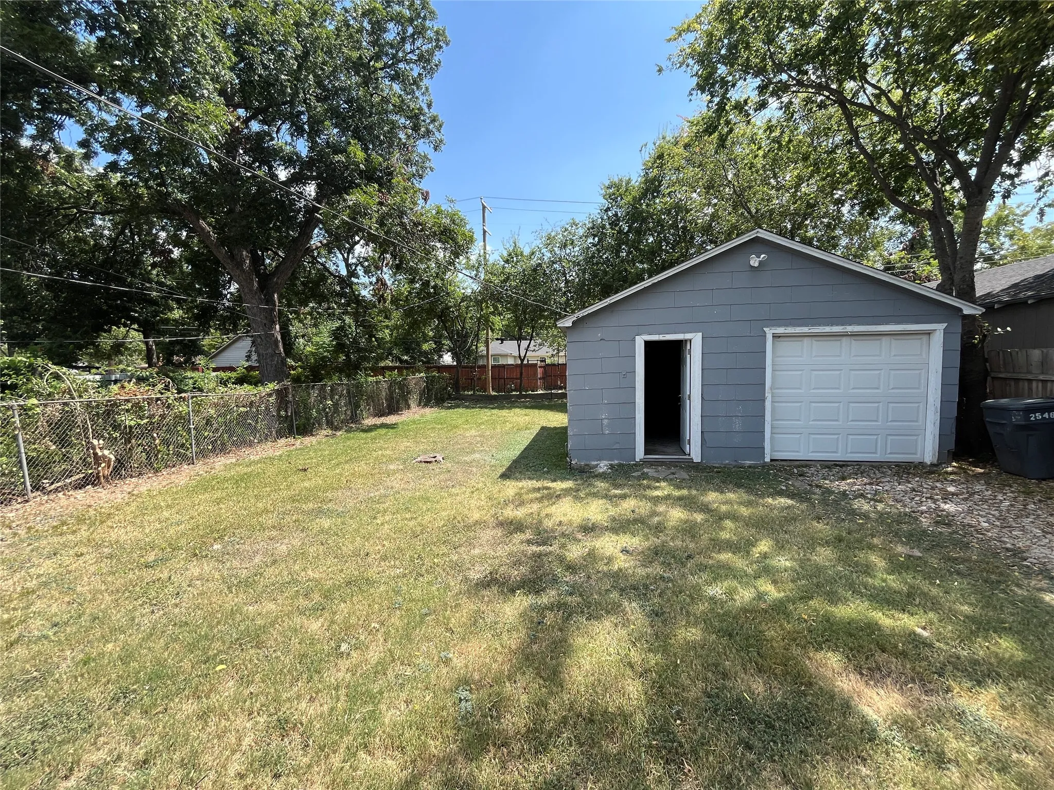 Single Family Residence For Rent in Dallas County , 2546 Searcy Drive, Dallas, Texas 75211, 2 Bedroom, 1 Bathroom, 1 Garage spaces, 800 Sqft, built in 1943, mls#21326676, Real Estate Agent in Dallas, Homes For Rent in Dallas county, Homes For Rent in Dallas, Realtor in Dallas Texas, Real Estate Brokerage Independent Realty Texas, Luminita Cordes Realtor
