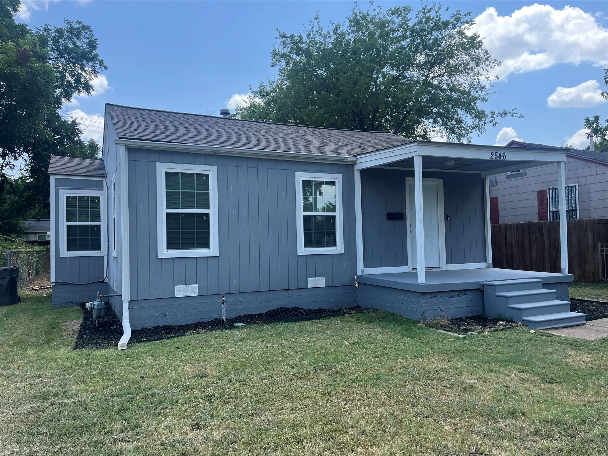 Single Family Residence For Rent in Dallas County , 2546 Searcy Drive, Dallas, Texas 75211, 2 Bedroom, 1 Bathroom, 1 Garage spaces, 800 Sqft, built in 1943, mls#21326676, Real Estate Agent in Dallas, Homes For Rent in Dallas county, Homes For Rent in Dallas, Realtor in Dallas Texas, Real Estate Brokerage Independent Realty Texas, Luminita Cordes Realtor
