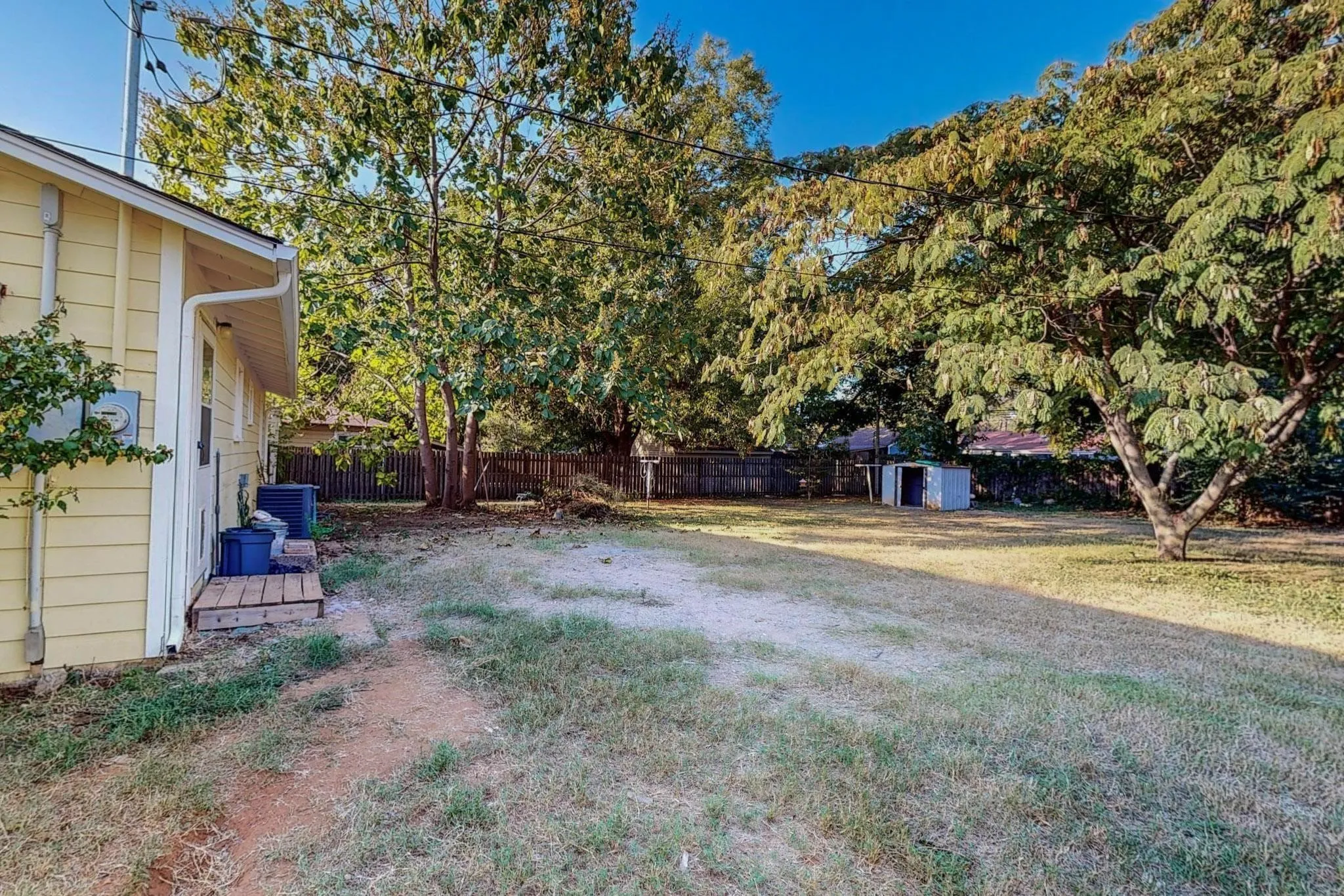 Single Family Residence For Rent in Tarrant County , 700 Broadway Avenue, Euless, Texas 76040, 3 Bedroom, 2 Bathroom, Garage spaces, 988 Sqft, built in 1955, mls#21345979, Real Estate Agent in Euless, Homes For Rent in Tarrant county, Homes For Rent in Euless, Realtor in Euless Texas, Real Estate Brokerage Independent Realty Texas, Luminita Cordes Realtor