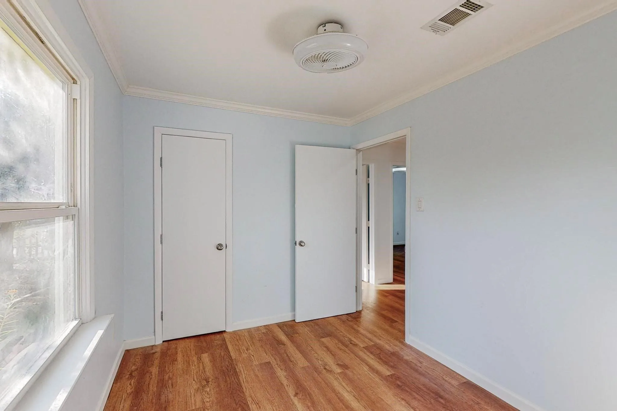 Single Family Residence For Rent in Tarrant County , 700 Broadway Avenue, Euless, Texas 76040, 3 Bedroom, 2 Bathroom, Garage spaces, 988 Sqft, built in 1955, mls#21345979, Real Estate Agent in Euless, Homes For Rent in Tarrant county, Homes For Rent in Euless, Realtor in Euless Texas, Real Estate Brokerage Independent Realty Texas, Luminita Cordes Realtor