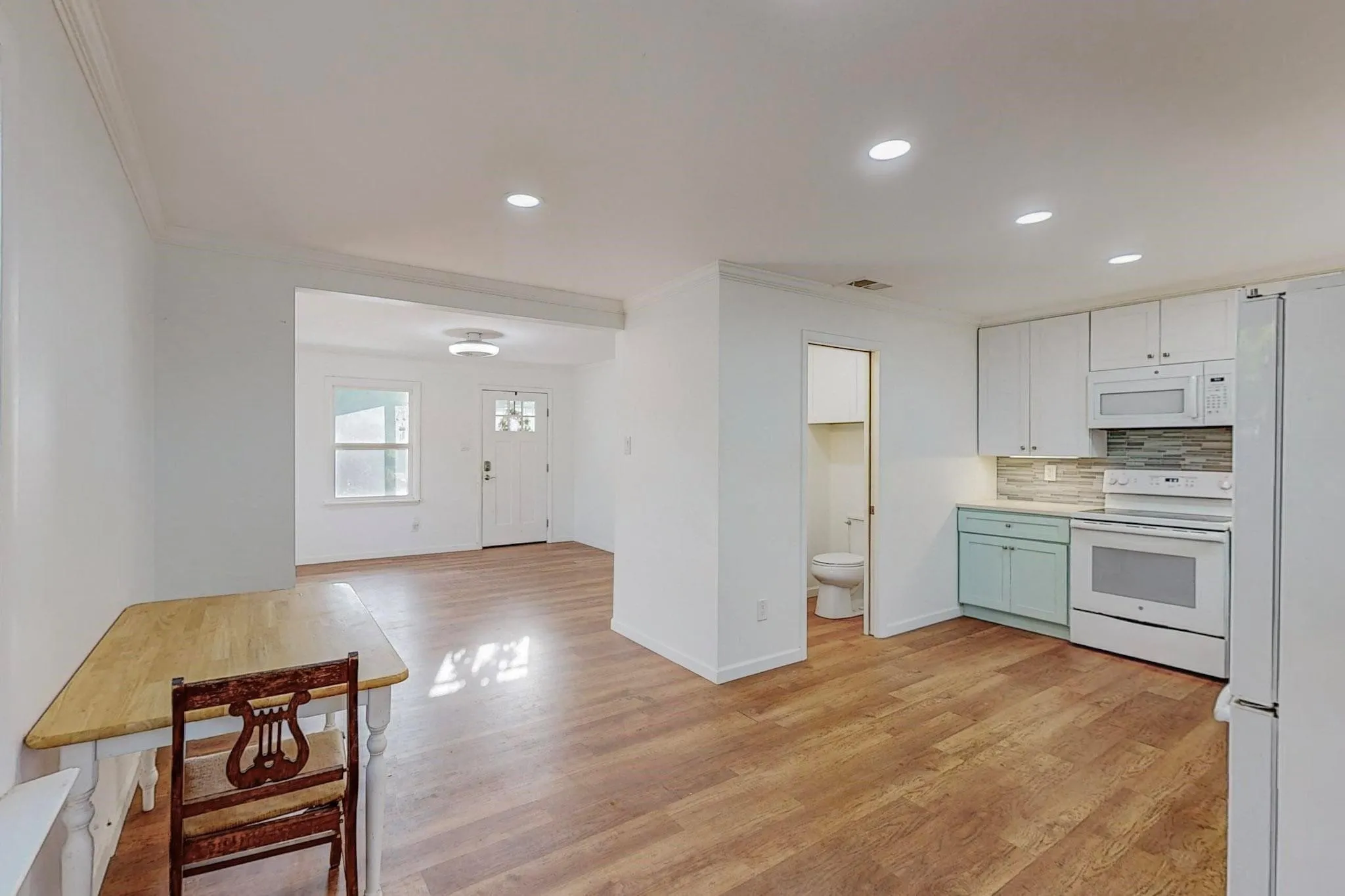 Single Family Residence For Rent in Tarrant County , 700 Broadway Avenue, Euless, Texas 76040, 3 Bedroom, 2 Bathroom, Garage spaces, 988 Sqft, built in 1955, mls#21345979, Real Estate Agent in Euless, Homes For Rent in Tarrant county, Homes For Rent in Euless, Realtor in Euless Texas, Real Estate Brokerage Independent Realty Texas, Luminita Cordes Realtor