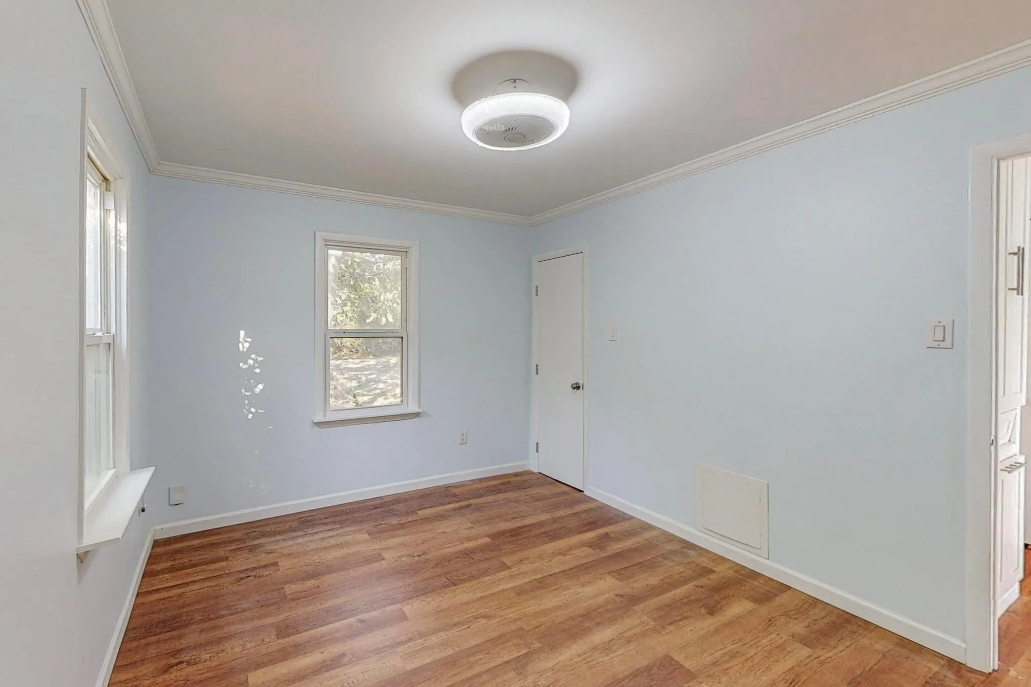 Single Family Residence For Rent in Tarrant County , 700 Broadway Avenue, Euless, Texas 76040, 3 Bedroom, 2 Bathroom, Garage spaces, 988 Sqft, built in 1955, mls#21345979, Real Estate Agent in Euless, Homes For Rent in Tarrant county, Homes For Rent in Euless, Realtor in Euless Texas, Real Estate Brokerage Independent Realty Texas, Luminita Cordes Realtor