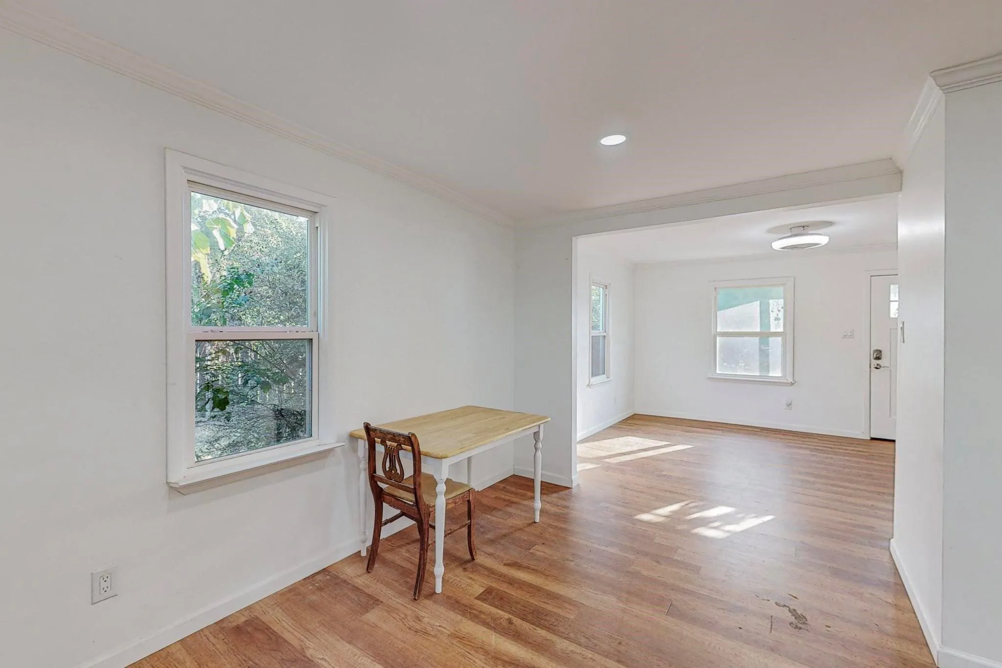 Single Family Residence For Rent in Tarrant County , 700 Broadway Avenue, Euless, Texas 76040, 3 Bedroom, 2 Bathroom, Garage spaces, 988 Sqft, built in 1955, mls#21345979, Real Estate Agent in Euless, Homes For Rent in Tarrant county, Homes For Rent in Euless, Realtor in Euless Texas, Real Estate Brokerage Independent Realty Texas, Luminita Cordes Realtor
