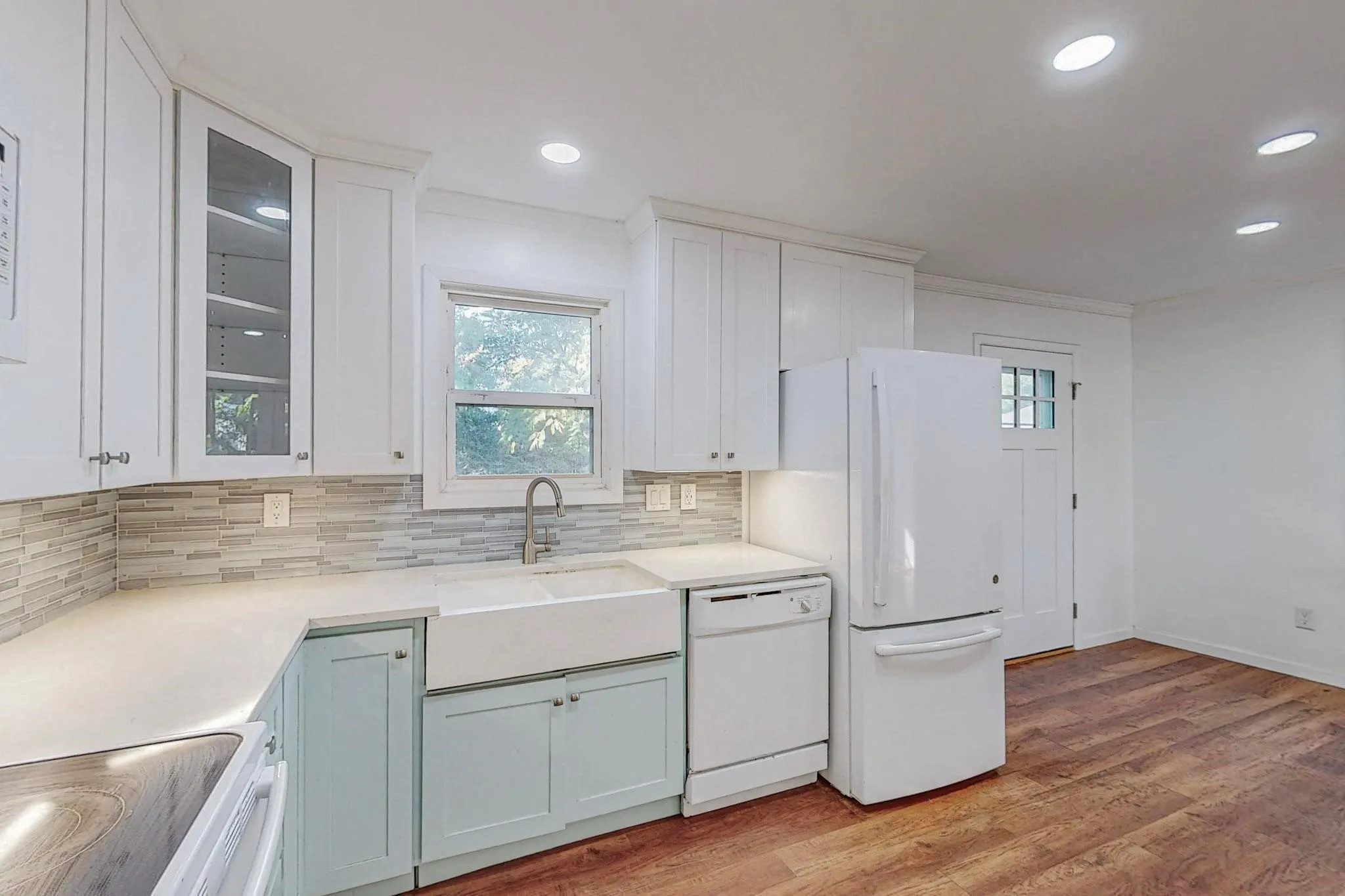 Single Family Residence For Rent in Tarrant County , 700 Broadway Avenue, Euless, Texas 76040, 3 Bedroom, 2 Bathroom, Garage spaces, 988 Sqft, built in 1955, mls#21345979, Real Estate Agent in Euless, Homes For Rent in Tarrant county, Homes For Rent in Euless, Realtor in Euless Texas, Real Estate Brokerage Independent Realty Texas, Luminita Cordes Realtor