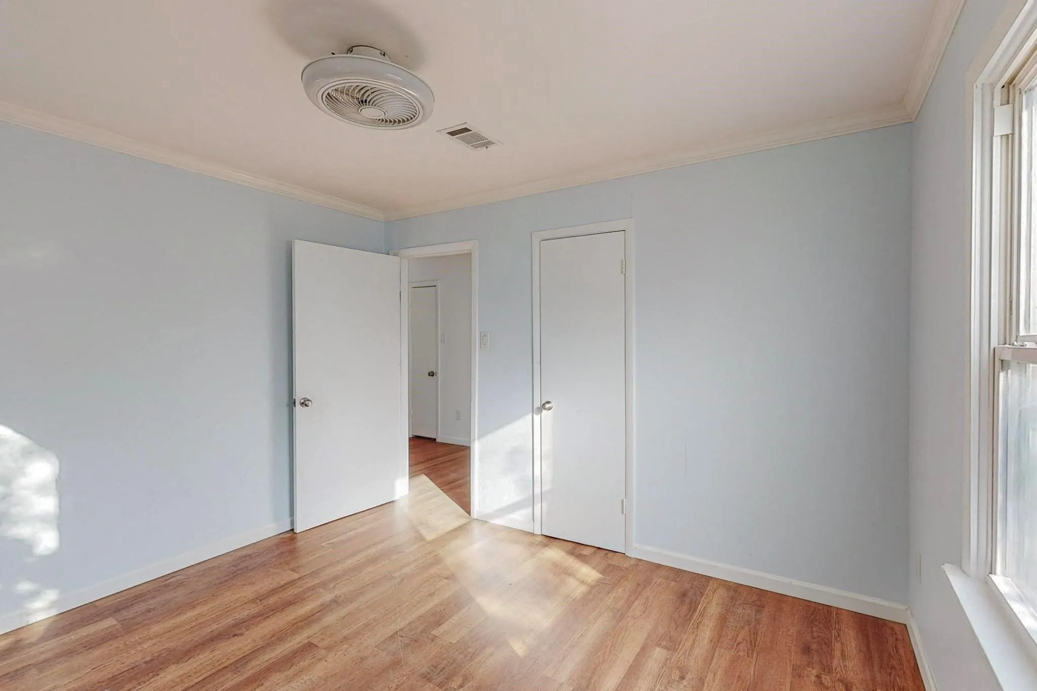 Single Family Residence For Rent in Tarrant County , 700 Broadway Avenue, Euless, Texas 76040, 3 Bedroom, 2 Bathroom, Garage spaces, 988 Sqft, built in 1955, mls#21345979, Real Estate Agent in Euless, Homes For Rent in Tarrant county, Homes For Rent in Euless, Realtor in Euless Texas, Real Estate Brokerage Independent Realty Texas, Luminita Cordes Realtor