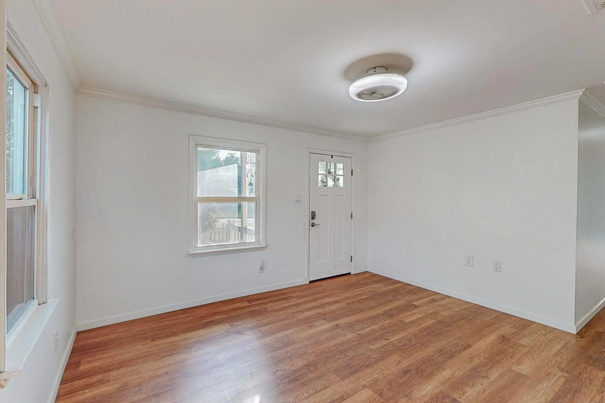 Single Family Residence For Rent in Tarrant County , 700 Broadway Avenue, Euless, Texas 76040, 3 Bedroom, 2 Bathroom, Garage spaces, 988 Sqft, built in 1955, mls#21345979, Real Estate Agent in Euless, Homes For Rent in Tarrant county, Homes For Rent in Euless, Realtor in Euless Texas, Real Estate Brokerage Independent Realty Texas, Luminita Cordes Realtor
