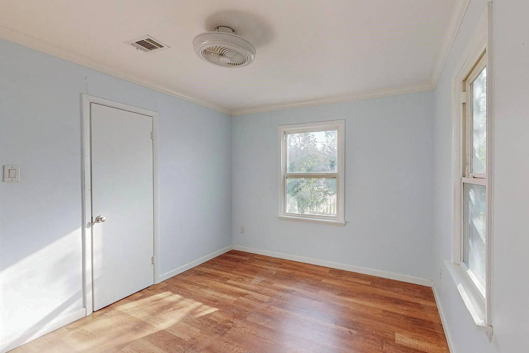 Single Family Residence For Rent in Tarrant County , 700 Broadway Avenue, Euless, Texas 76040, 3 Bedroom, 2 Bathroom, Garage spaces, 988 Sqft, built in 1955, mls#21345979, Real Estate Agent in Euless, Homes For Rent in Tarrant county, Homes For Rent in Euless, Realtor in Euless Texas, Real Estate Brokerage Independent Realty Texas, Luminita Cordes Realtor