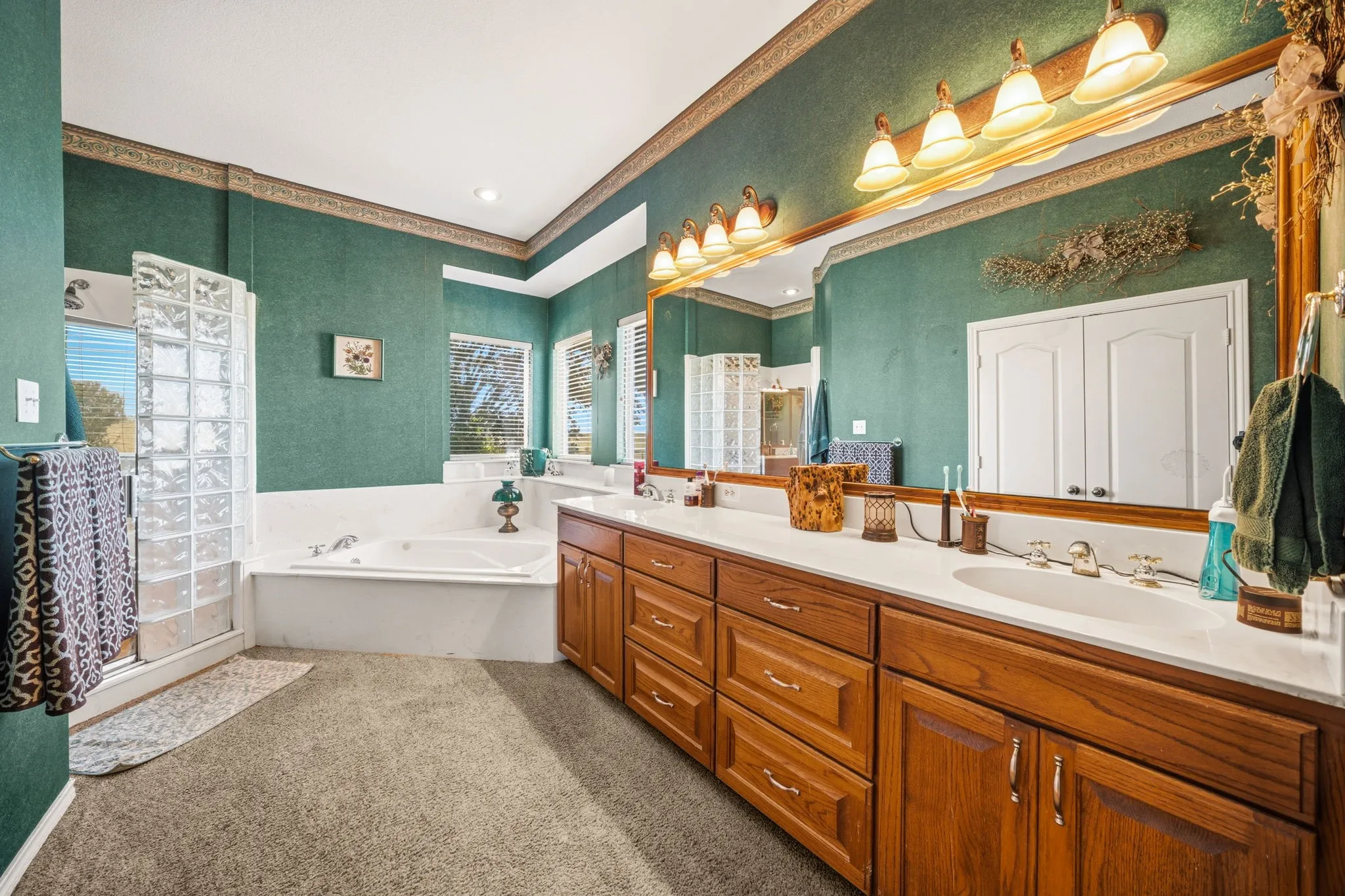Farm For Sale in Ellis County , 601 Zmolek Road, Ennis, Texas 75119, 4 Bedroom, 3 Bathroom, 2 Garage spaces, 2,889 Sqft, built in 1998, mls#21344849, Real Estate Agent in Ennis, Homes For Sale in Ellis county, Homes For Sale in Ennis, Realtor in Ennis Texas, Real Estate Brokerage Independent Realty Texas, Luminita Cordes Realtor