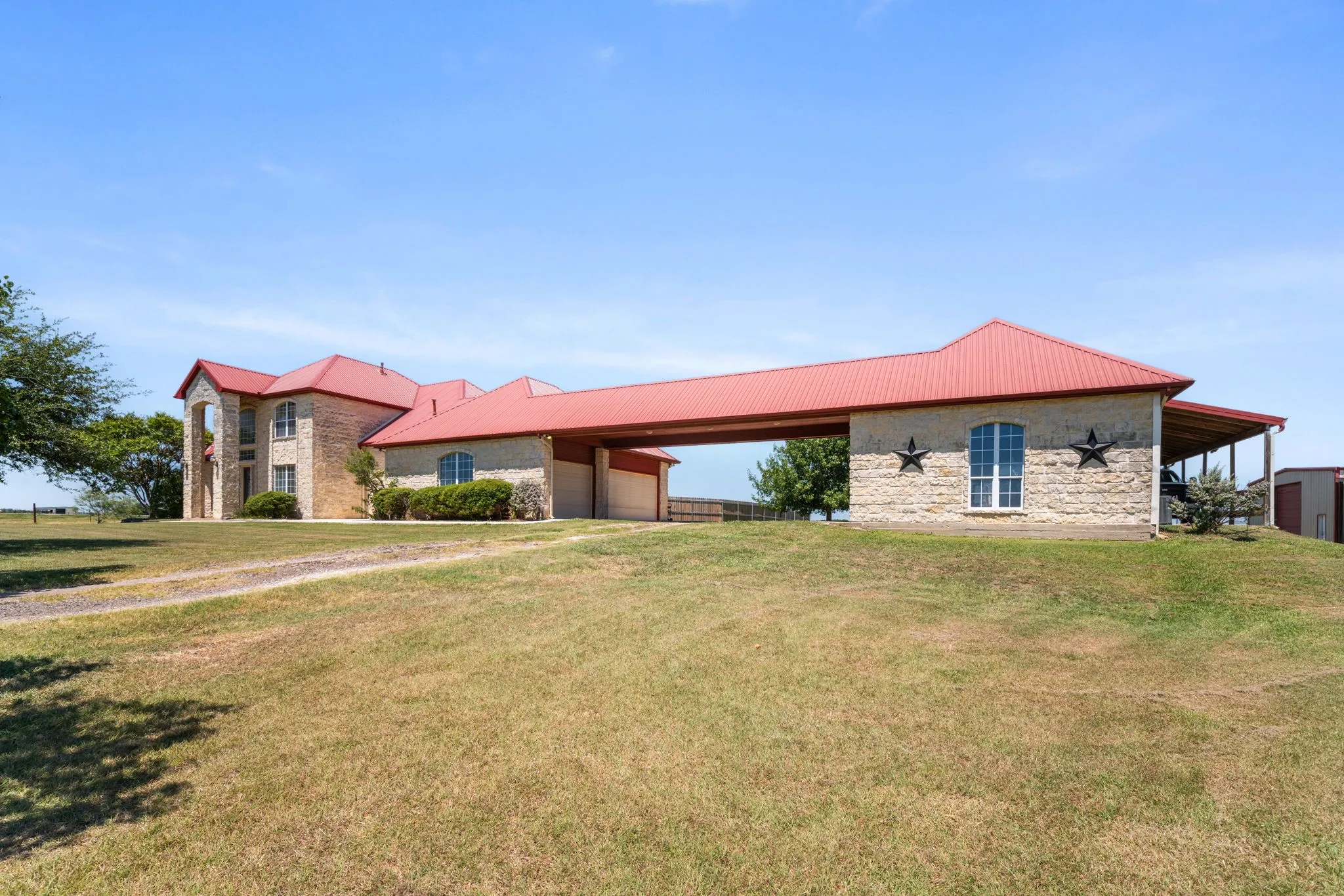 Farm For Sale in Ellis County , 601 Zmolek Road, Ennis, Texas 75119, 4 Bedroom, 3 Bathroom, 2 Garage spaces, 2,889 Sqft, built in 1998, mls#21344849, Real Estate Agent in Ennis, Homes For Sale in Ellis county, Homes For Sale in Ennis, Realtor in Ennis Texas, Real Estate Brokerage Independent Realty Texas, Luminita Cordes Realtor