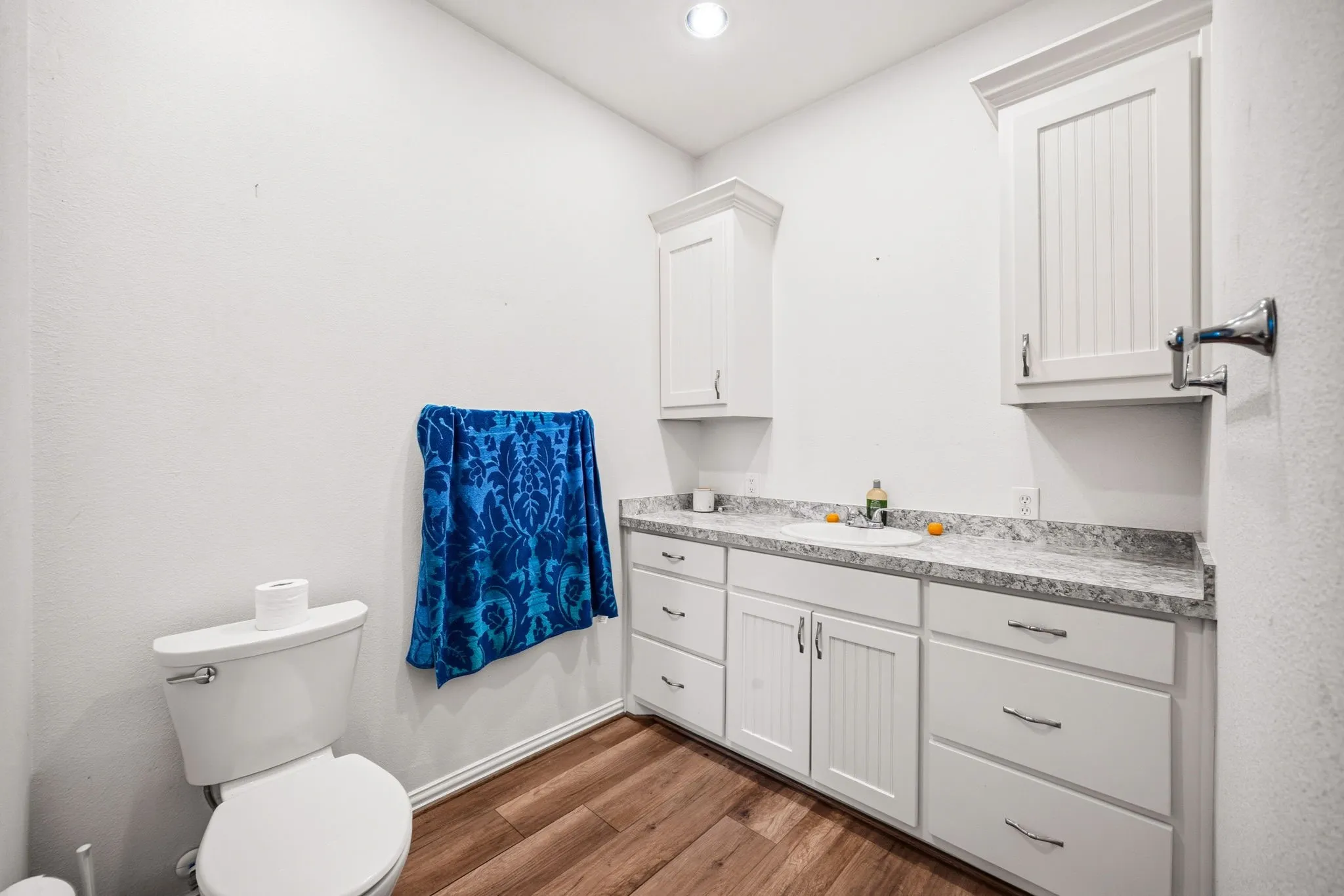 Farm For Sale in Ellis County , 601 Zmolek Road, Ennis, Texas 75119, 4 Bedroom, 3 Bathroom, 2 Garage spaces, 2,889 Sqft, built in 1998, mls#21344849, Real Estate Agent in Ennis, Homes For Sale in Ellis county, Homes For Sale in Ennis, Realtor in Ennis Texas, Real Estate Brokerage Independent Realty Texas, Luminita Cordes Realtor