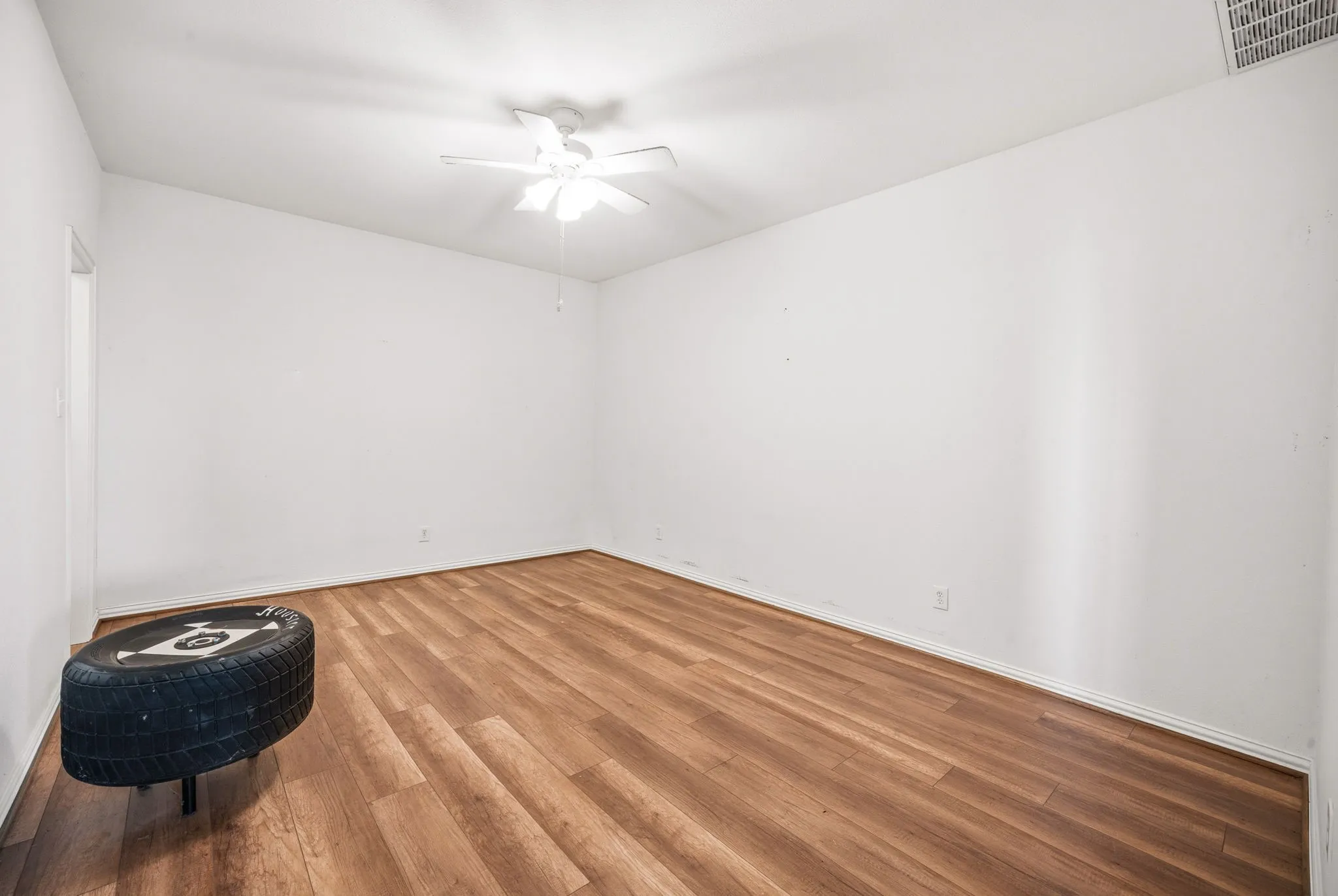 Farm For Sale in Ellis County , 601 Zmolek Road, Ennis, Texas 75119, 4 Bedroom, 3 Bathroom, 2 Garage spaces, 2,889 Sqft, built in 1998, mls#21344849, Real Estate Agent in Ennis, Homes For Sale in Ellis county, Homes For Sale in Ennis, Realtor in Ennis Texas, Real Estate Brokerage Independent Realty Texas, Luminita Cordes Realtor
