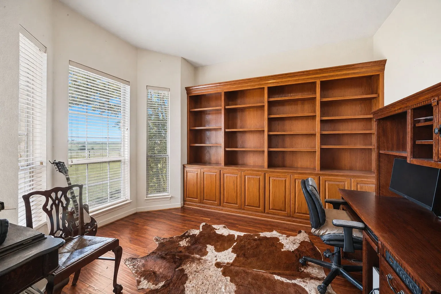 Farm For Sale in Ellis County , 601 Zmolek Road, Ennis, Texas 75119, 4 Bedroom, 3 Bathroom, 2 Garage spaces, 2,889 Sqft, built in 1998, mls#21344849, Real Estate Agent in Ennis, Homes For Sale in Ellis county, Homes For Sale in Ennis, Realtor in Ennis Texas, Real Estate Brokerage Independent Realty Texas, Luminita Cordes Realtor