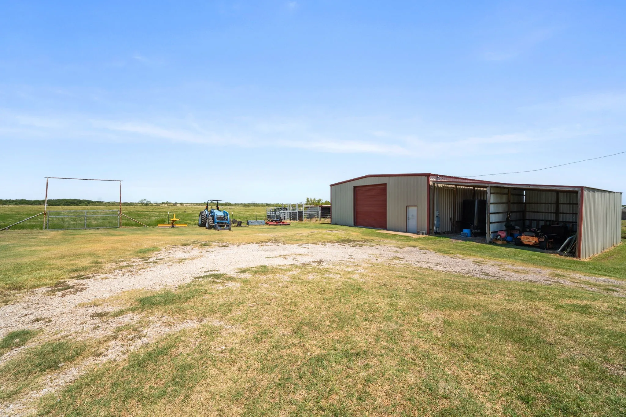 Farm For Sale in Ellis County , 601 Zmolek Road, Ennis, Texas 75119, 4 Bedroom, 3 Bathroom, 2 Garage spaces, 2,889 Sqft, built in 1998, mls#21344849, Real Estate Agent in Ennis, Homes For Sale in Ellis county, Homes For Sale in Ennis, Realtor in Ennis Texas, Real Estate Brokerage Independent Realty Texas, Luminita Cordes Realtor