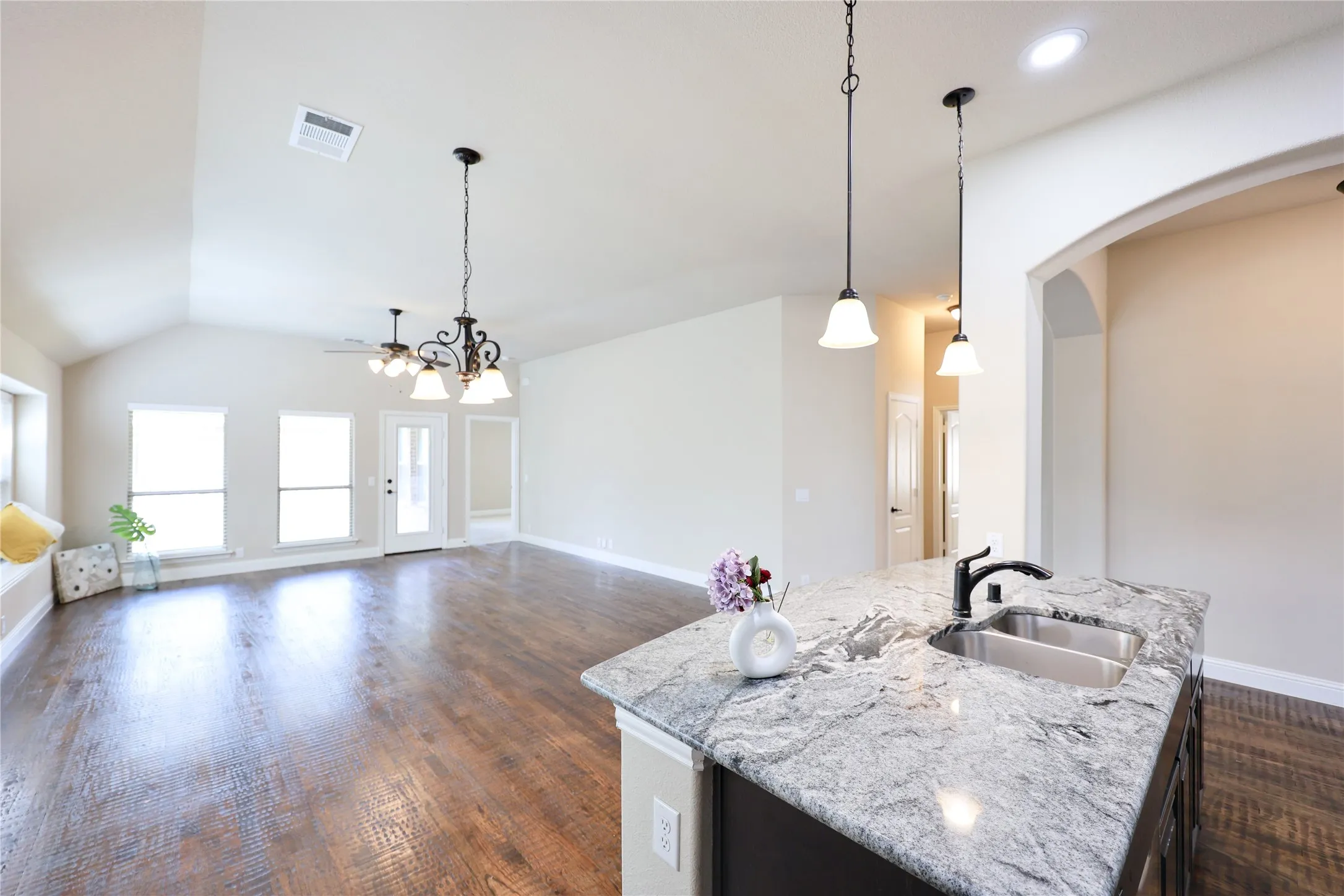 Single Family Residence For Sale in Denton County , 5901 Priory Drive, Celina, Texas 76227, 4 Bedroom, 2 Bathroom, 2 Garage spaces, 1,900 Sqft, built in 2021, mls#21339589, Real Estate Agent in Celina, Homes For Sale in Denton county, Homes For Sale in Celina, Realtor in Celina Texas, Real Estate Brokerage Independent Realty Texas, Luminita Cordes Realtor