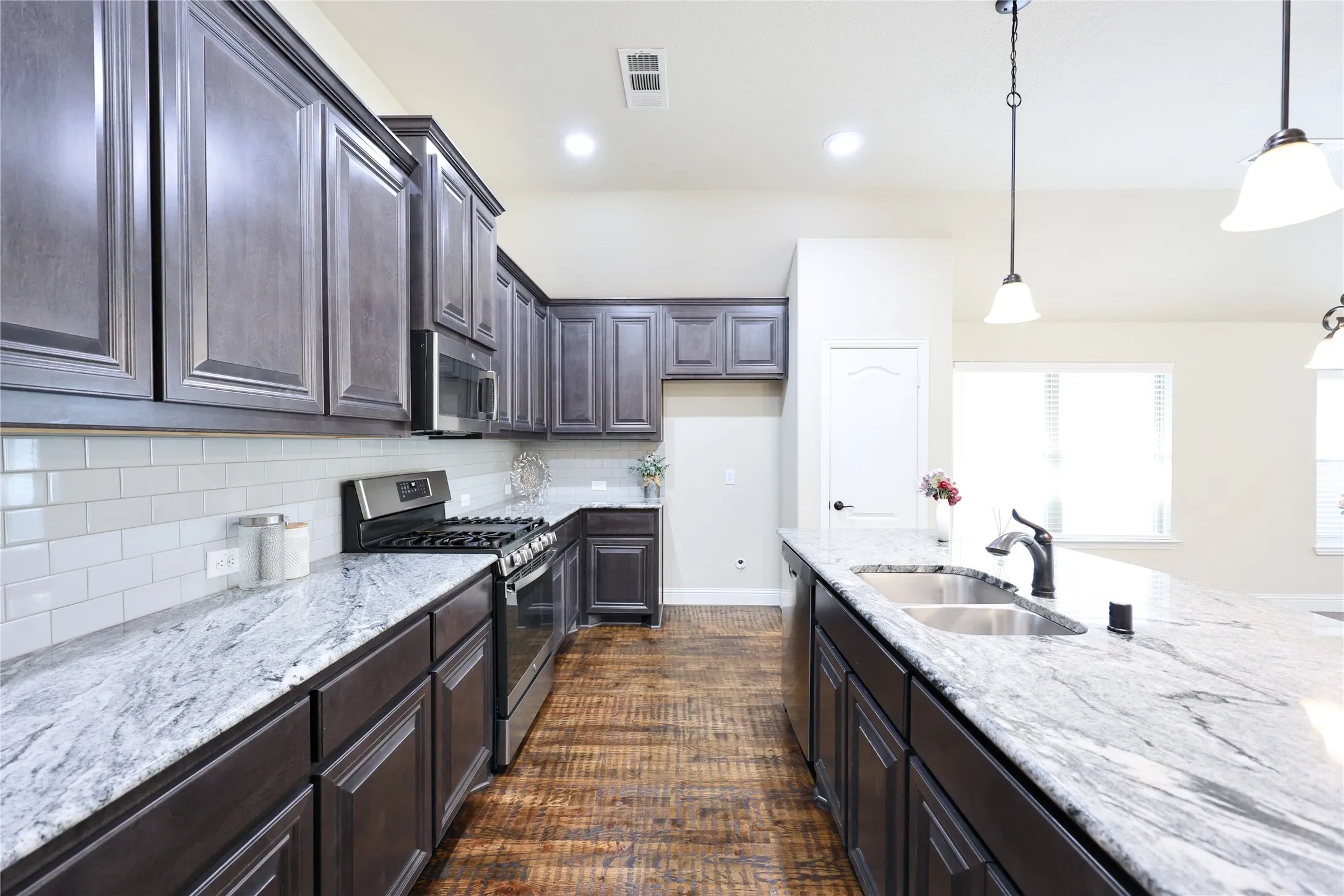 Single Family Residence For Sale in Denton County , 5901 Priory Drive, Celina, Texas 76227, 4 Bedroom, 2 Bathroom, 2 Garage spaces, 1,900 Sqft, built in 2021, mls#21339589, Real Estate Agent in Celina, Homes For Sale in Denton county, Homes For Sale in Celina, Realtor in Celina Texas, Real Estate Brokerage Independent Realty Texas, Luminita Cordes Realtor