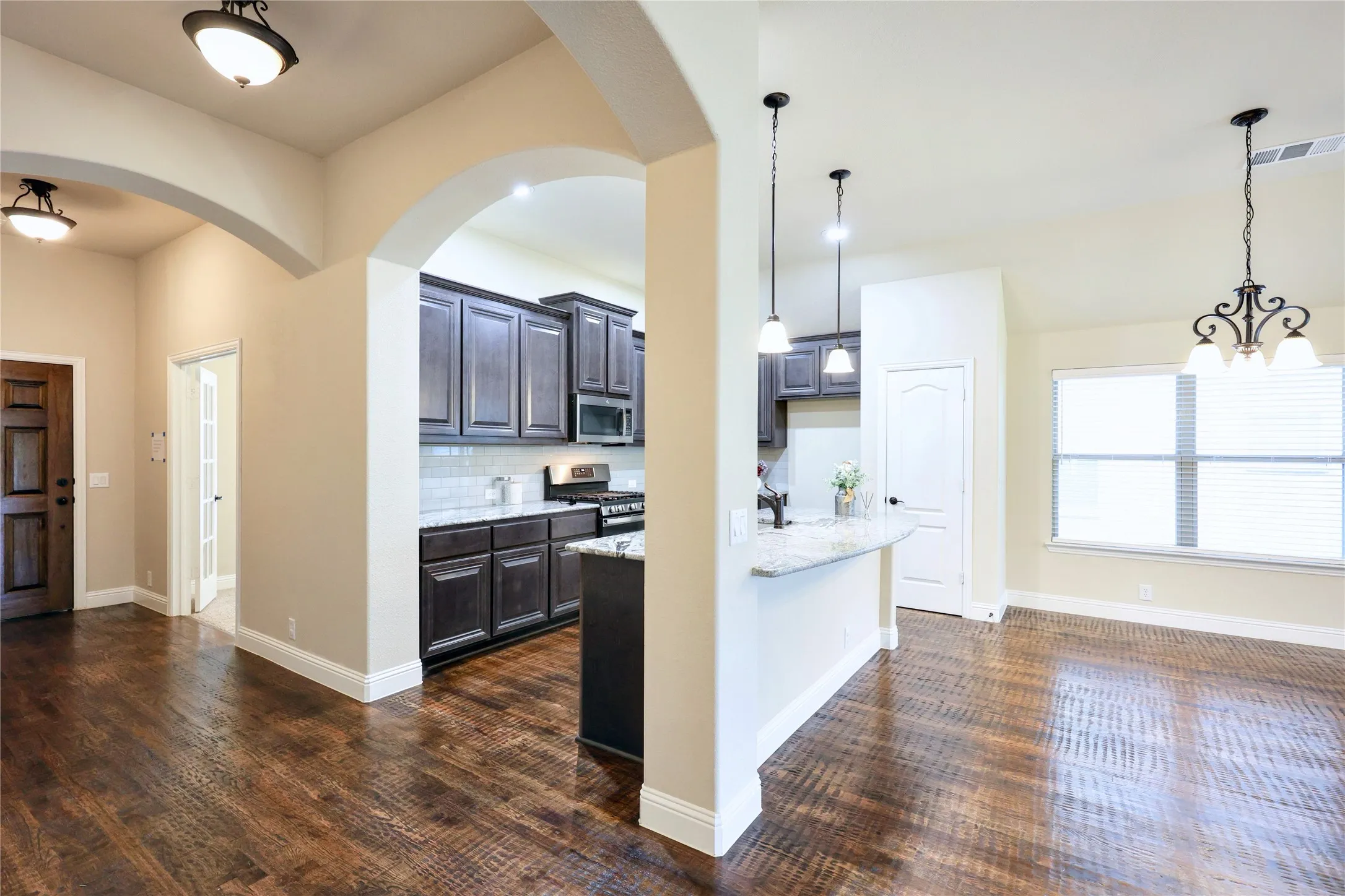 Single Family Residence For Sale in Denton County , 5901 Priory Drive, Celina, Texas 76227, 4 Bedroom, 2 Bathroom, 2 Garage spaces, 1,900 Sqft, built in 2021, mls#21339589, Real Estate Agent in Celina, Homes For Sale in Denton county, Homes For Sale in Celina, Realtor in Celina Texas, Real Estate Brokerage Independent Realty Texas, Luminita Cordes Realtor