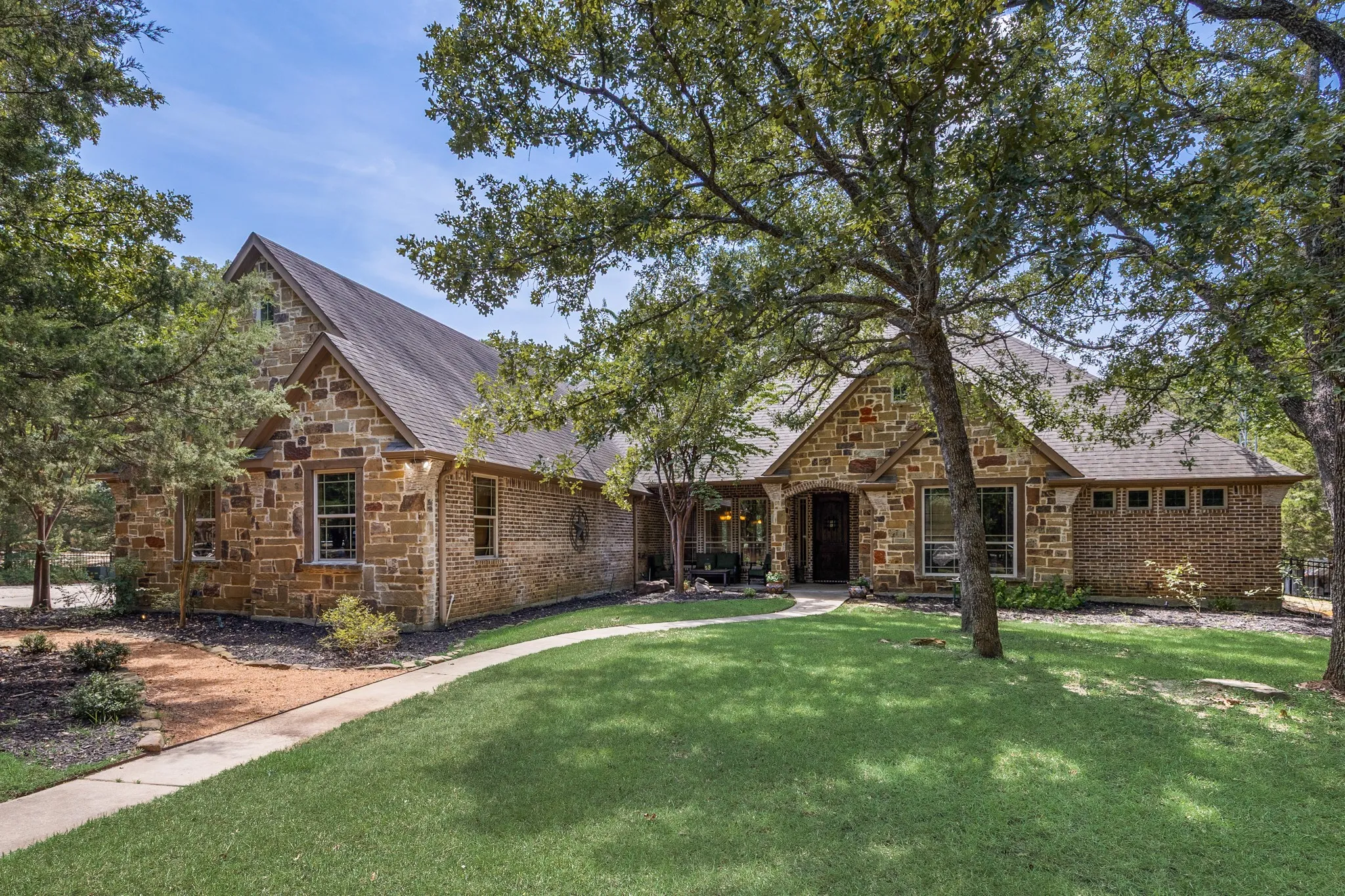 Single Family Residence For Sale in Hunt County , 5904 County Road 2516, Royse City, Texas 75189, 4 Bedroom, 4 Bathroom, 3 Garage spaces, 3,444 Sqft, built in 2007, mls#21345724, Real Estate Agent in Royse City, Homes For Sale in Hunt county, Homes For Sale in Royse City, Realtor in Royse City Texas, Real Estate Brokerage Independent Realty Texas, Luminita Cordes Realtor