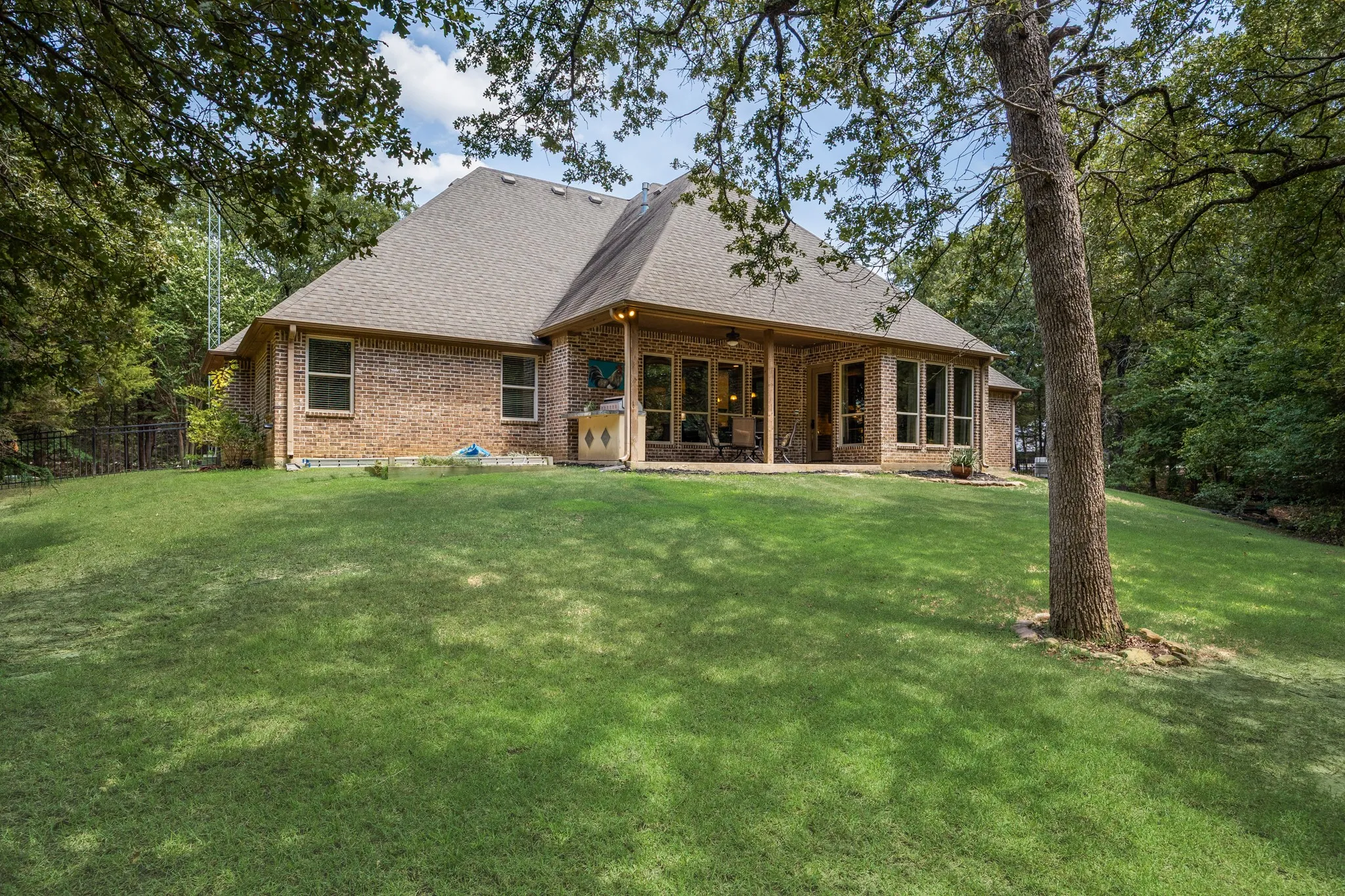 Single Family Residence For Sale in Hunt County , 5904 County Road 2516, Royse City, Texas 75189, 4 Bedroom, 4 Bathroom, 3 Garage spaces, 3,444 Sqft, built in 2007, mls#21345724, Real Estate Agent in Royse City, Homes For Sale in Hunt county, Homes For Sale in Royse City, Realtor in Royse City Texas, Real Estate Brokerage Independent Realty Texas, Luminita Cordes Realtor