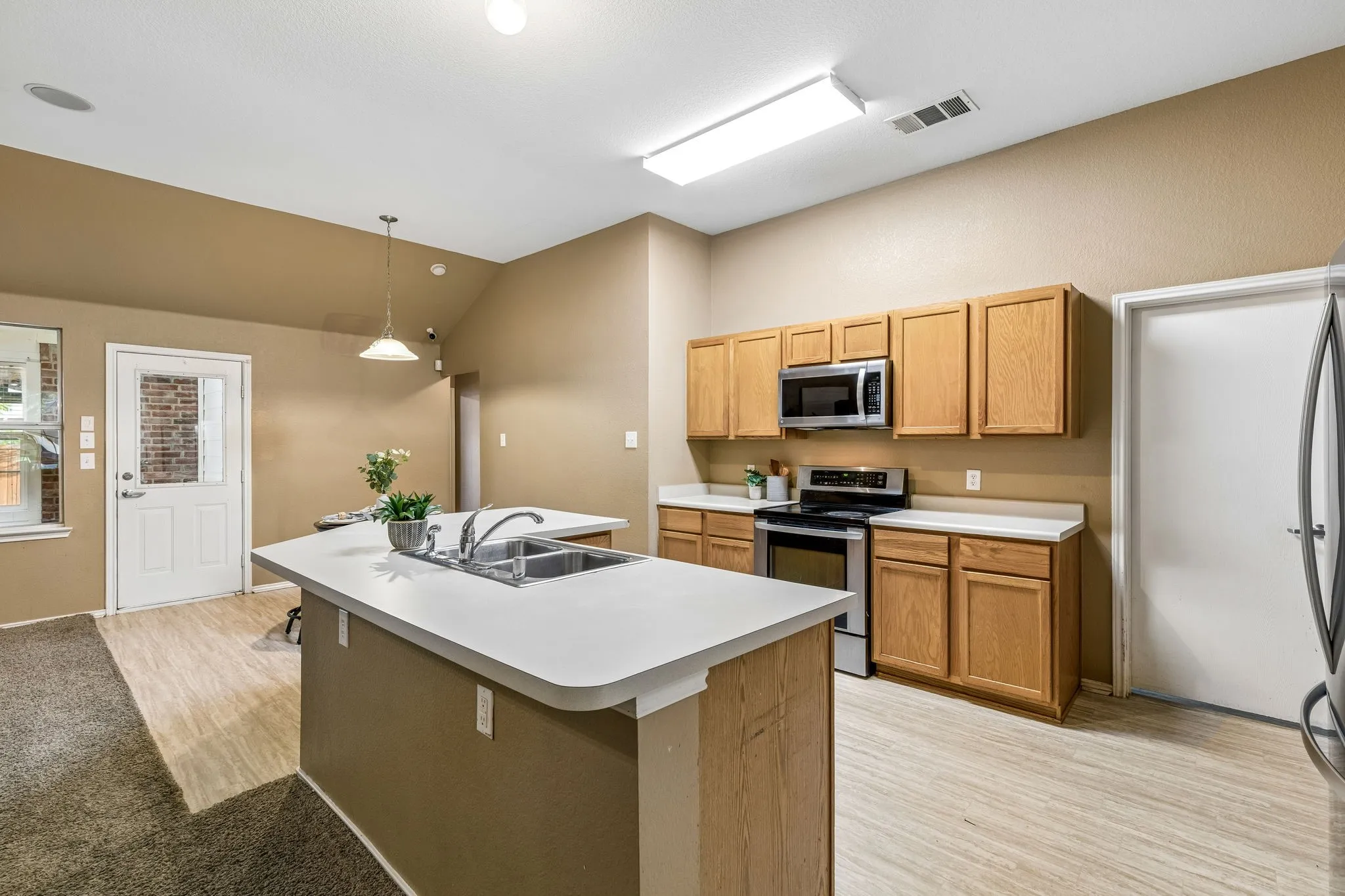 Single Family Residence For Sale in Collin County , 3613 Truman Street, Mc Kinney, Texas 75071, 3 Bedroom, 2 Bathroom, 2 Garage spaces, 1,787 Sqft, built in 2004, mls#21346048, Real Estate Agent in Mc Kinney, Homes For Sale in Collin county, Homes For Sale in Mc Kinney, Realtor in Mc Kinney Texas, Real Estate Brokerage Independent Realty Texas, Luminita Cordes Realtor