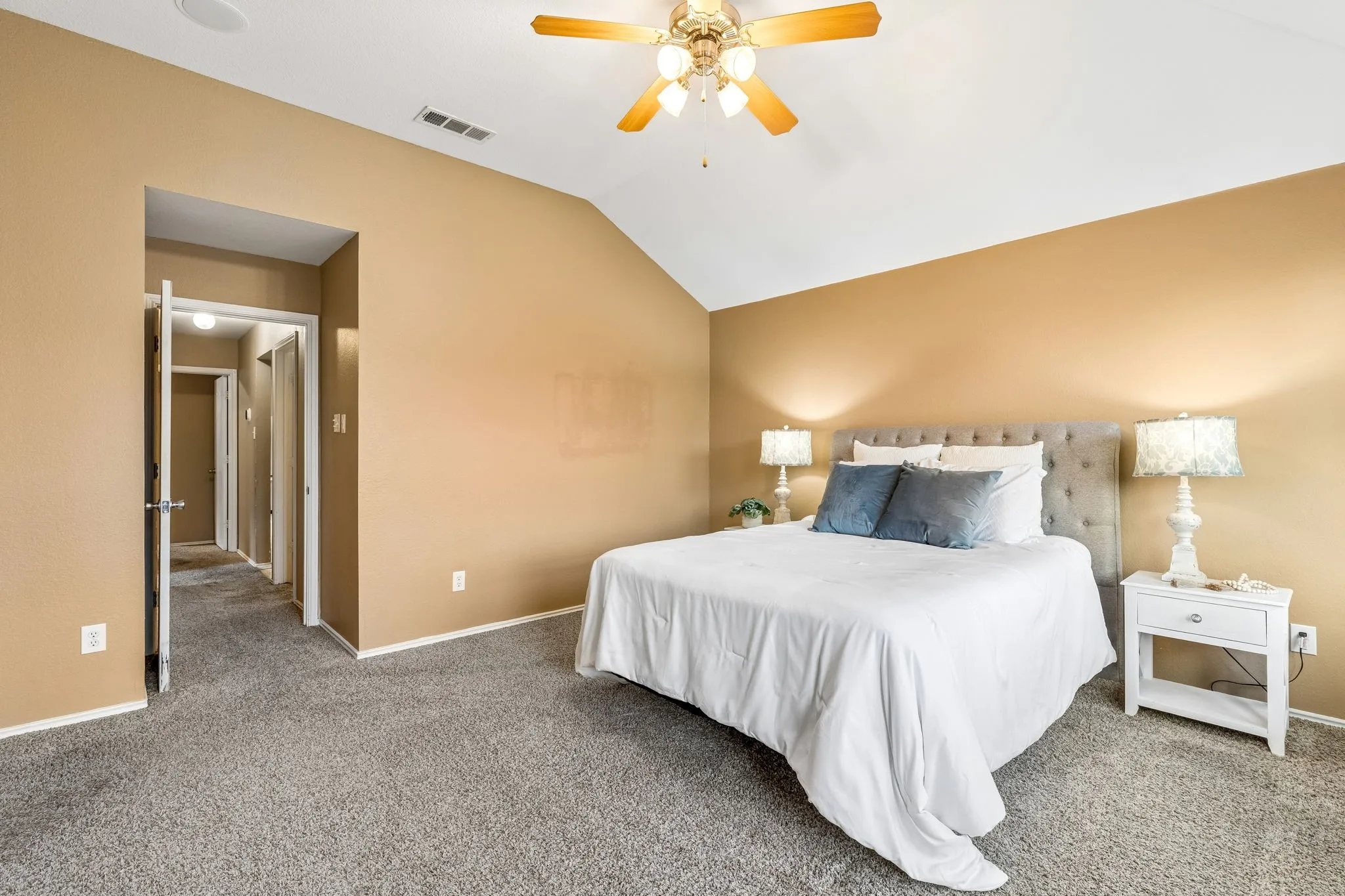 Single Family Residence For Sale in Collin County , 3613 Truman Street, Mc Kinney, Texas 75071, 3 Bedroom, 2 Bathroom, 2 Garage spaces, 1,787 Sqft, built in 2004, mls#21346048, Real Estate Agent in Mc Kinney, Homes For Sale in Collin county, Homes For Sale in Mc Kinney, Realtor in Mc Kinney Texas, Real Estate Brokerage Independent Realty Texas, Luminita Cordes Realtor