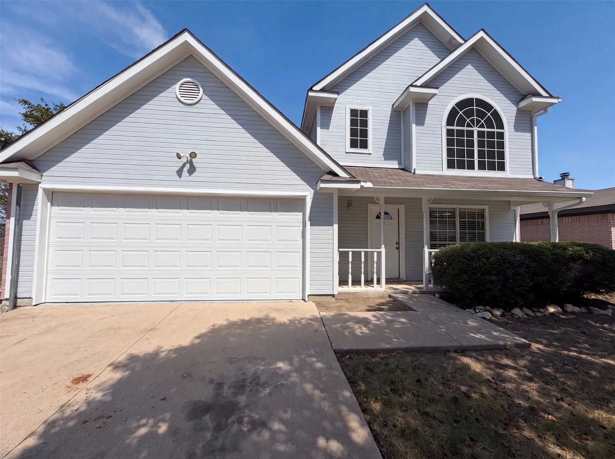 Single Family Residence For Sale in Tarrant County , 6604 N Chesterfield Drive, Fort Worth, Texas 76179, 3 Bedroom, 2 Bathroom, 2 Garage spaces, 1,356 Sqft, built in 1995, mls#21346145, Real Estate Agent in Fort Worth, Homes For Sale in Tarrant county, Homes For Sale in Fort Worth, Realtor in Fort Worth Texas, Real Estate Brokerage Independent Realty Texas, Luminita Cordes Realtor