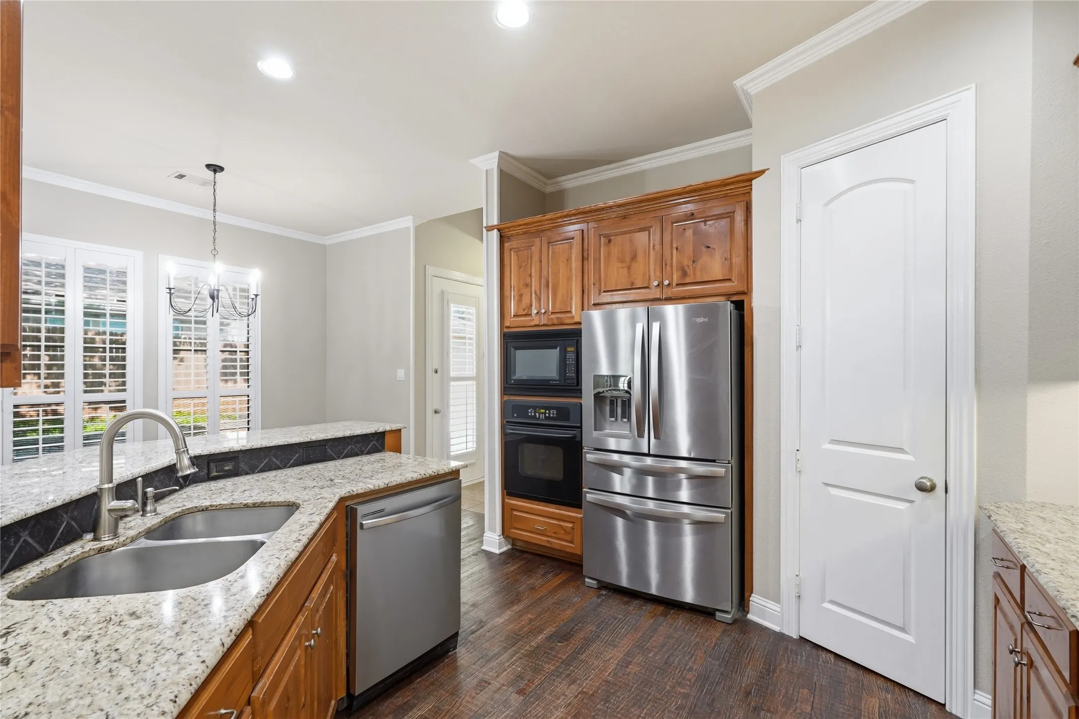 Townhouse For Rent in Tarrant County , 1408 Hampton Road, Grapevine, Texas 76051, 3 Bedroom, 3 Bathroom, 2 Garage spaces, 1,934 Sqft, built in 2006, mls#21346124, Real Estate Agent in Grapevine, Homes For Rent in Tarrant county, Homes For Rent in Grapevine, Realtor in Grapevine Texas, Real Estate Brokerage Independent Realty Texas, Luminita Cordes Realtor