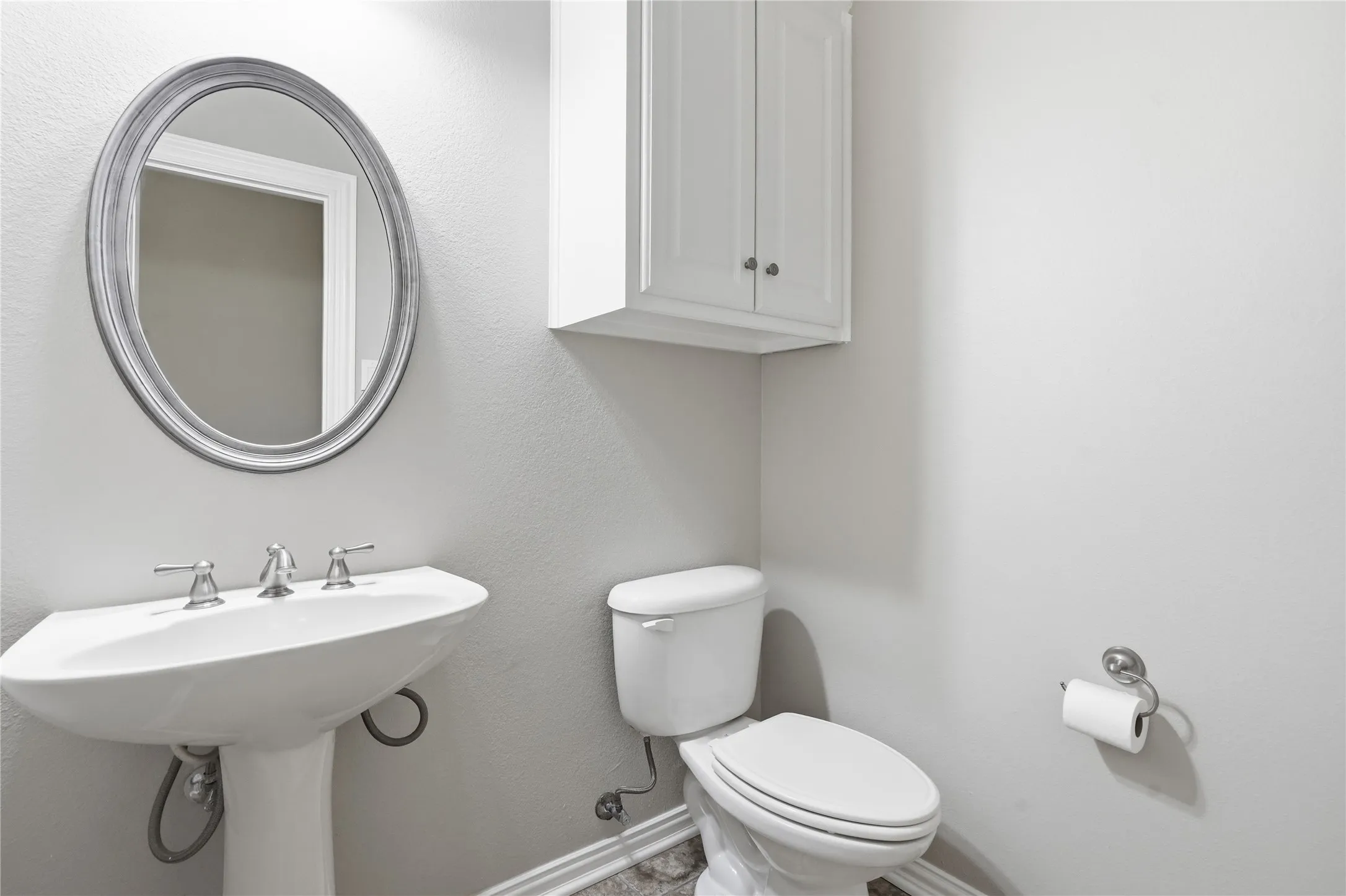 Townhouse For Rent in Tarrant County , 1408 Hampton Road, Grapevine, Texas 76051, 3 Bedroom, 3 Bathroom, 2 Garage spaces, 1,934 Sqft, built in 2006, mls#21346124, Real Estate Agent in Grapevine, Homes For Rent in Tarrant county, Homes For Rent in Grapevine, Realtor in Grapevine Texas, Real Estate Brokerage Independent Realty Texas, Luminita Cordes Realtor