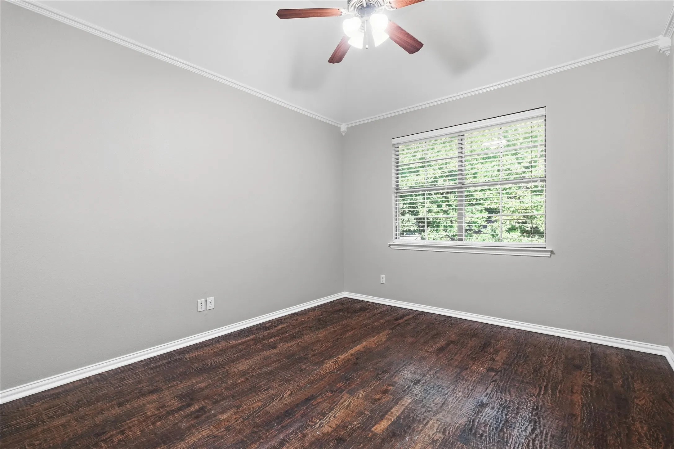Townhouse For Rent in Tarrant County , 1408 Hampton Road, Grapevine, Texas 76051, 3 Bedroom, 3 Bathroom, 2 Garage spaces, 1,934 Sqft, built in 2006, mls#21346124, Real Estate Agent in Grapevine, Homes For Rent in Tarrant county, Homes For Rent in Grapevine, Realtor in Grapevine Texas, Real Estate Brokerage Independent Realty Texas, Luminita Cordes Realtor