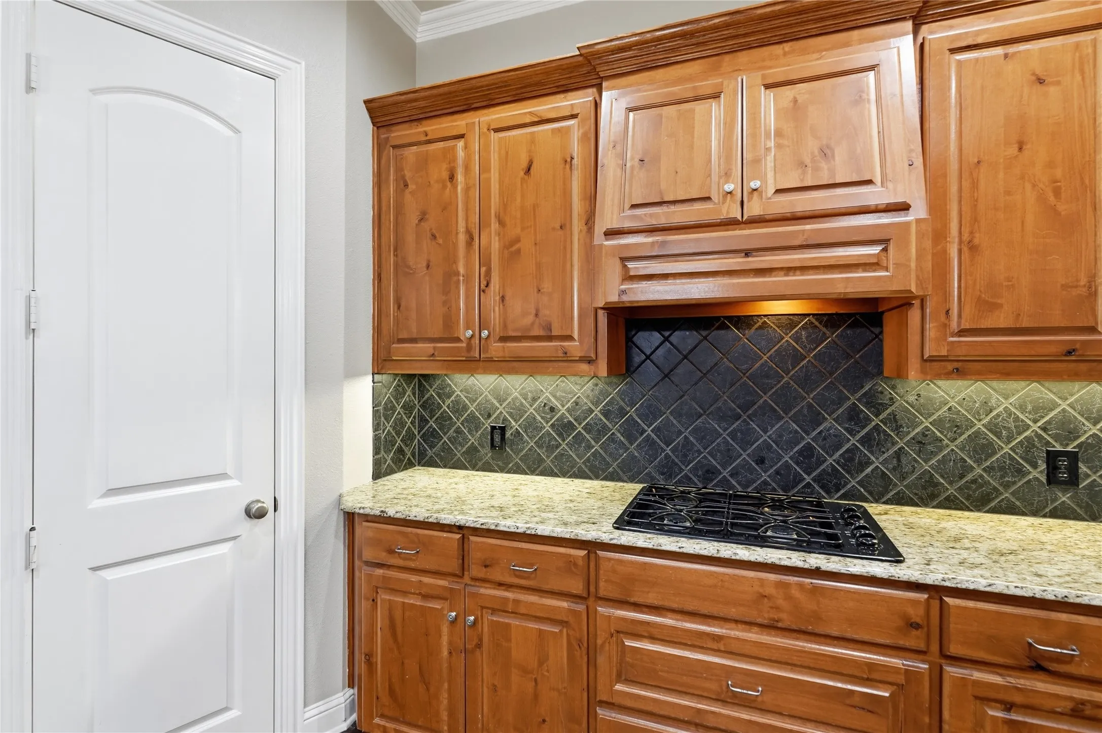 Townhouse For Rent in Tarrant County , 1408 Hampton Road, Grapevine, Texas 76051, 3 Bedroom, 3 Bathroom, 2 Garage spaces, 1,934 Sqft, built in 2006, mls#21346124, Real Estate Agent in Grapevine, Homes For Rent in Tarrant county, Homes For Rent in Grapevine, Realtor in Grapevine Texas, Real Estate Brokerage Independent Realty Texas, Luminita Cordes Realtor