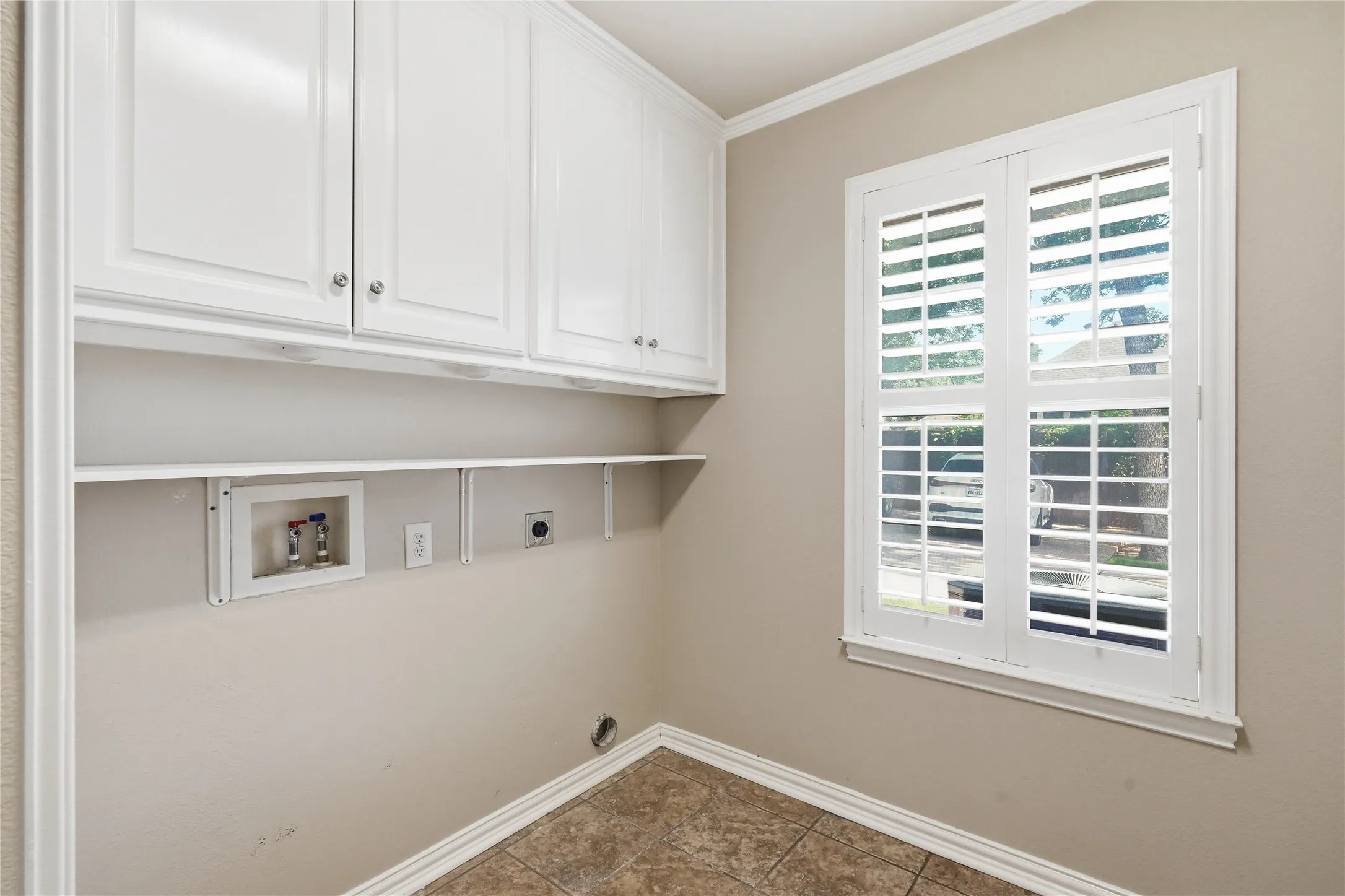 Townhouse For Rent in Tarrant County , 1408 Hampton Road, Grapevine, Texas 76051, 3 Bedroom, 3 Bathroom, 2 Garage spaces, 1,934 Sqft, built in 2006, mls#21346124, Real Estate Agent in Grapevine, Homes For Rent in Tarrant county, Homes For Rent in Grapevine, Realtor in Grapevine Texas, Real Estate Brokerage Independent Realty Texas, Luminita Cordes Realtor