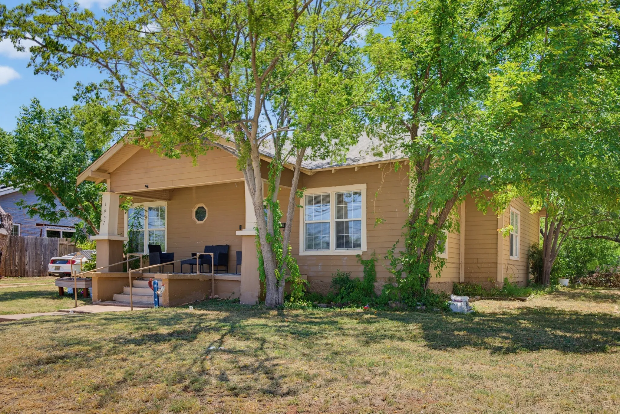 Single Family Residence For Sale in Taylor County , 1957 S 3rd Street, Abilene, Texas 79602, 3 Bedroom, 2 Bathroom, Garage spaces, 1,752 Sqft, built in 1926, mls#21345130, Real Estate Agent in Abilene, Homes For Sale in Taylor county, Homes For Sale in Abilene, Realtor in Abilene Texas, Real Estate Brokerage Independent Realty Texas, Luminita Cordes Realtor
