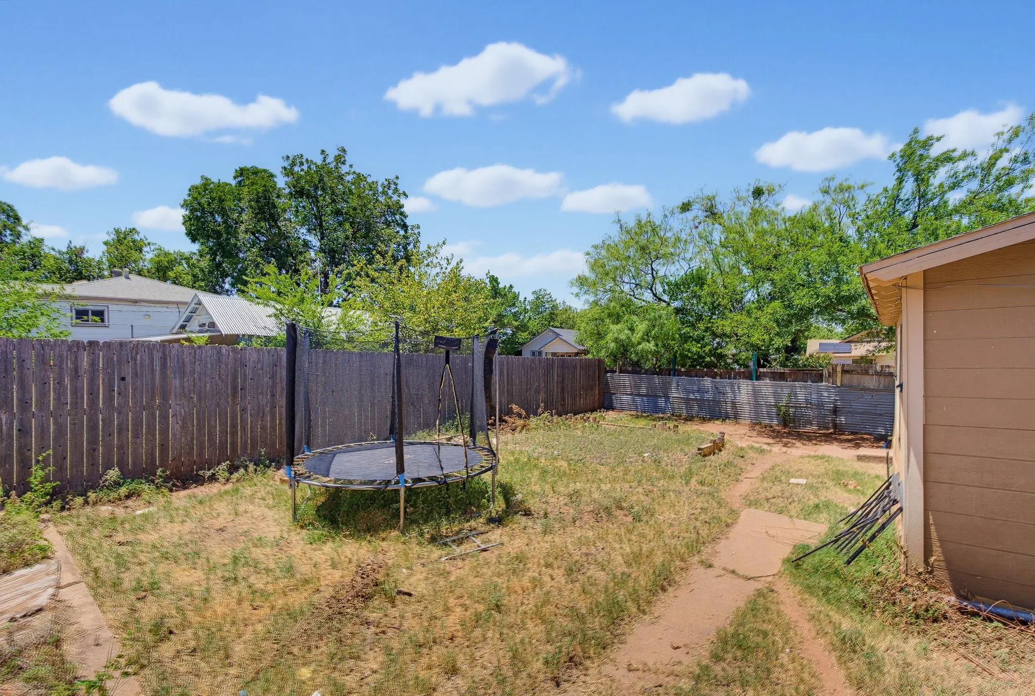 Single Family Residence For Sale in Taylor County , 1957 S 3rd Street, Abilene, Texas 79602, 3 Bedroom, 2 Bathroom, Garage spaces, 1,752 Sqft, built in 1926, mls#21345130, Real Estate Agent in Abilene, Homes For Sale in Taylor county, Homes For Sale in Abilene, Realtor in Abilene Texas, Real Estate Brokerage Independent Realty Texas, Luminita Cordes Realtor