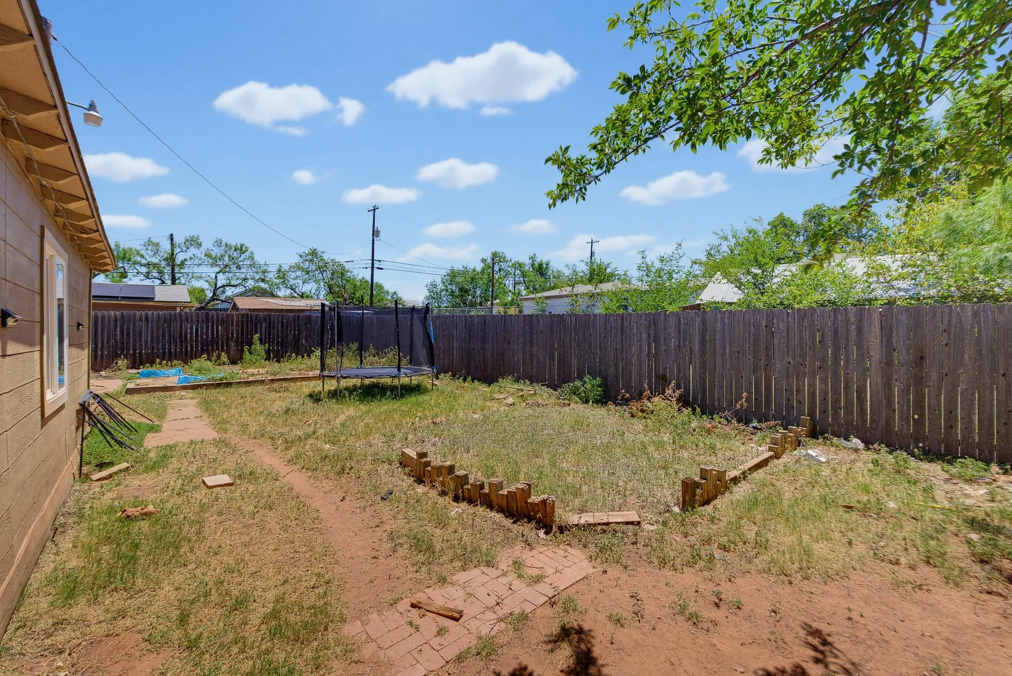 Single Family Residence For Sale in Taylor County , 1957 S 3rd Street, Abilene, Texas 79602, 3 Bedroom, 2 Bathroom, Garage spaces, 1,752 Sqft, built in 1926, mls#21345130, Real Estate Agent in Abilene, Homes For Sale in Taylor county, Homes For Sale in Abilene, Realtor in Abilene Texas, Real Estate Brokerage Independent Realty Texas, Luminita Cordes Realtor