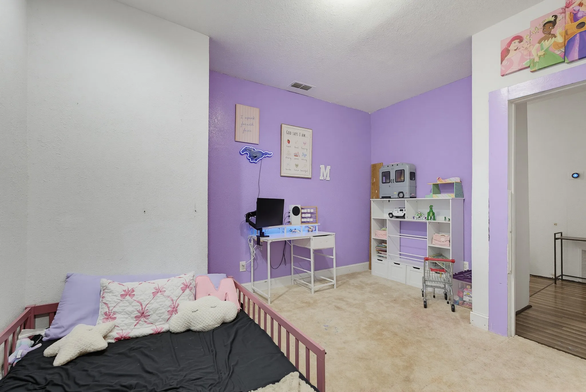 Single Family Residence For Sale in Taylor County , 1957 S 3rd Street, Abilene, Texas 79602, 3 Bedroom, 2 Bathroom, Garage spaces, 1,752 Sqft, built in 1926, mls#21345130, Real Estate Agent in Abilene, Homes For Sale in Taylor county, Homes For Sale in Abilene, Realtor in Abilene Texas, Real Estate Brokerage Independent Realty Texas, Luminita Cordes Realtor