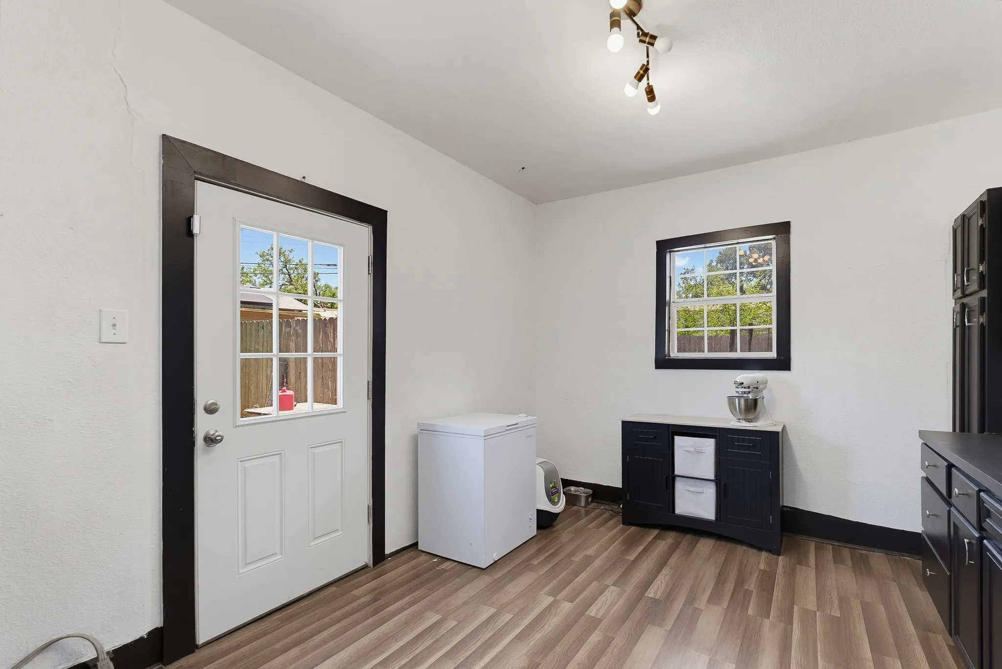 Single Family Residence For Sale in Taylor County , 1957 S 3rd Street, Abilene, Texas 79602, 3 Bedroom, 2 Bathroom, Garage spaces, 1,752 Sqft, built in 1926, mls#21345130, Real Estate Agent in Abilene, Homes For Sale in Taylor county, Homes For Sale in Abilene, Realtor in Abilene Texas, Real Estate Brokerage Independent Realty Texas, Luminita Cordes Realtor