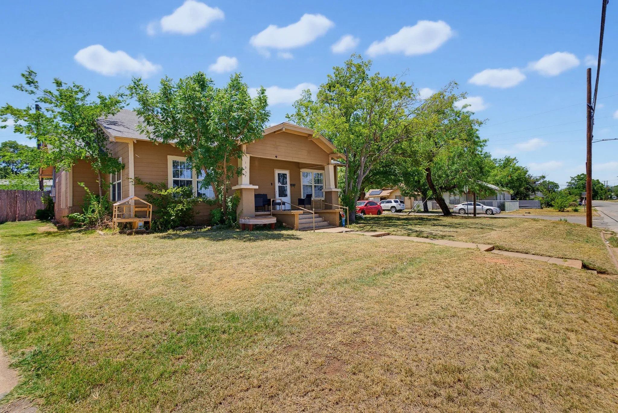 Single Family Residence For Sale in Taylor County , 1957 S 3rd Street, Abilene, Texas 79602, 3 Bedroom, 2 Bathroom, Garage spaces, 1,752 Sqft, built in 1926, mls#21345130, Real Estate Agent in Abilene, Homes For Sale in Taylor county, Homes For Sale in Abilene, Realtor in Abilene Texas, Real Estate Brokerage Independent Realty Texas, Luminita Cordes Realtor