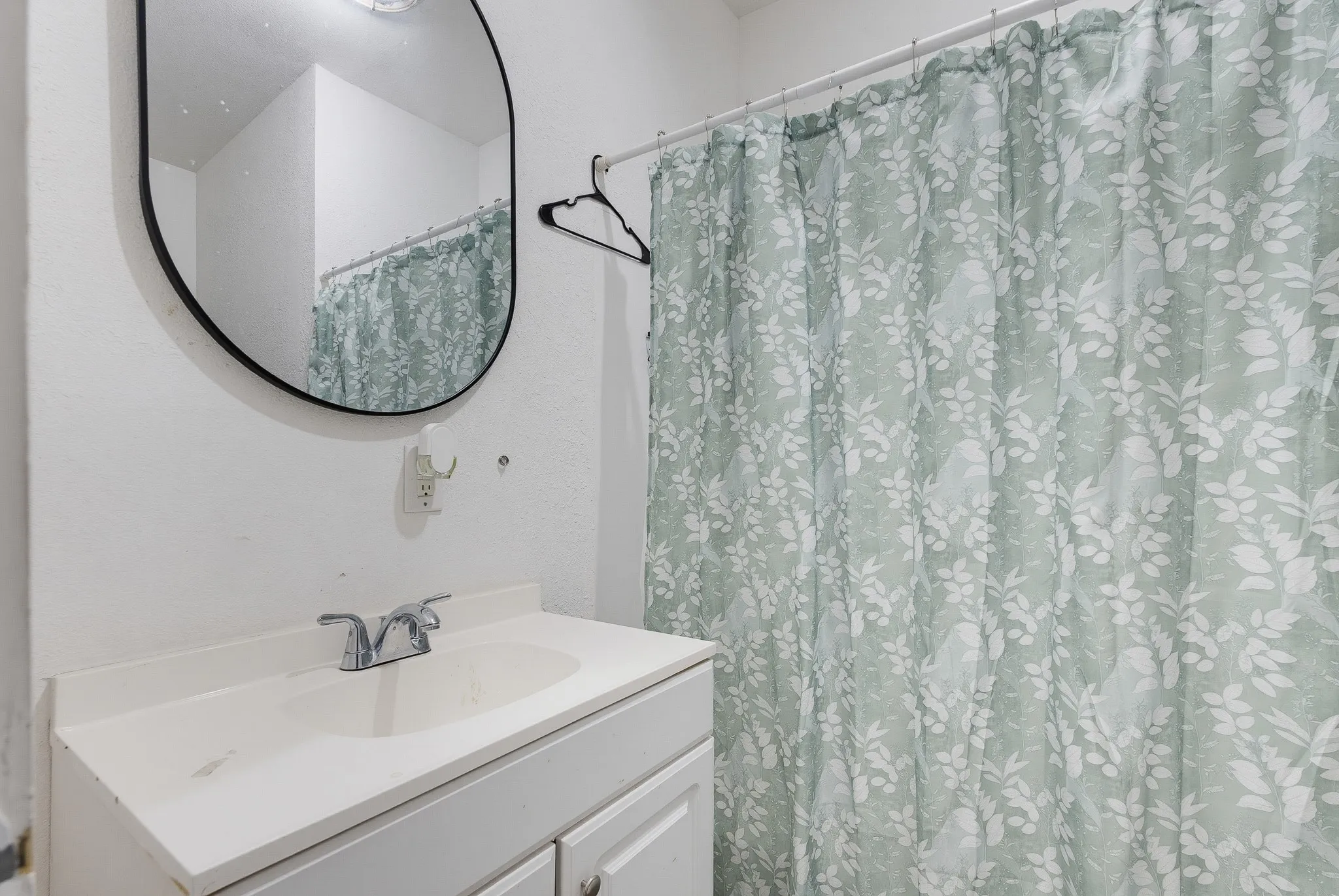 Single Family Residence For Sale in Taylor County , 1957 S 3rd Street, Abilene, Texas 79602, 3 Bedroom, 2 Bathroom, Garage spaces, 1,752 Sqft, built in 1926, mls#21345130, Real Estate Agent in Abilene, Homes For Sale in Taylor county, Homes For Sale in Abilene, Realtor in Abilene Texas, Real Estate Brokerage Independent Realty Texas, Luminita Cordes Realtor