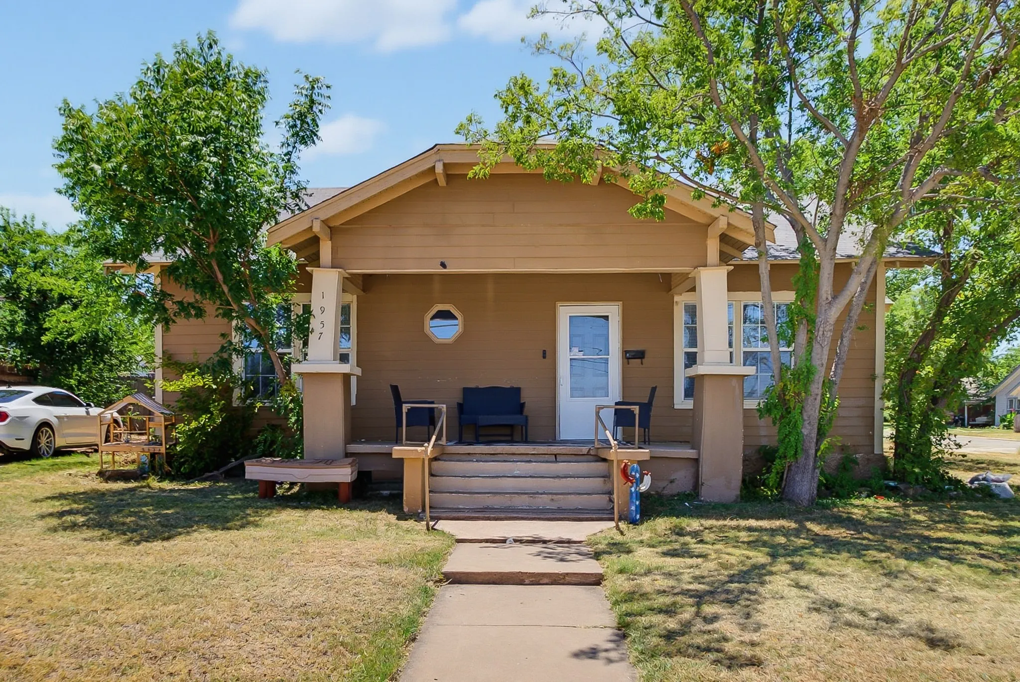 Single Family Residence For Sale in Taylor County , 1957 S 3rd Street, Abilene, Texas 79602, 3 Bedroom, 2 Bathroom, Garage spaces, 1,752 Sqft, built in 1926, mls#21345130, Real Estate Agent in Abilene, Homes For Sale in Taylor county, Homes For Sale in Abilene, Realtor in Abilene Texas, Real Estate Brokerage Independent Realty Texas, Luminita Cordes Realtor