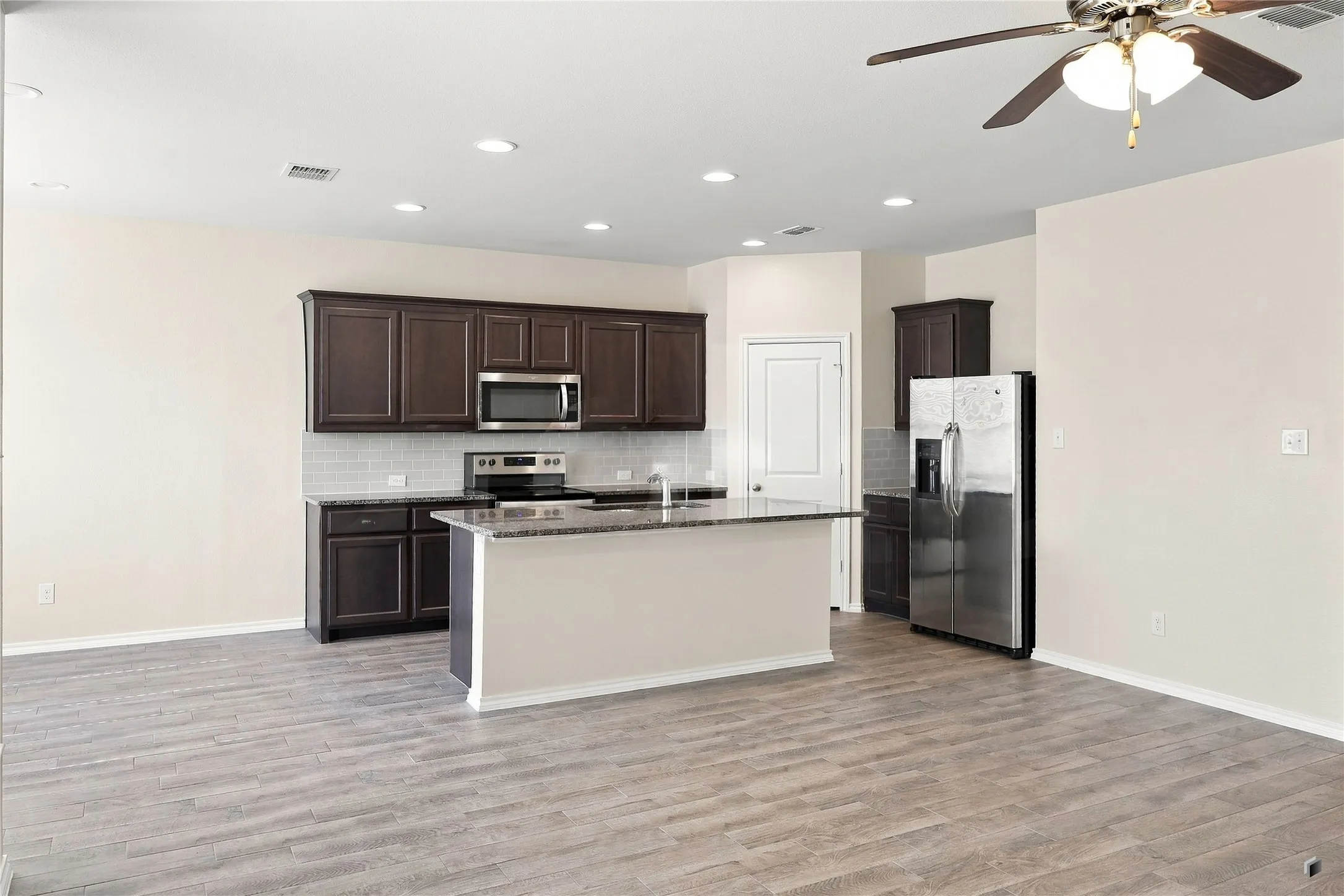 Single Family Residence For Rent in Denton County , 1723 Kenmore Road, Providence Village, Texas 76227, 3 Bedroom, 2 Bathroom, 2 Garage spaces, 1,453 Sqft, built in 2021, mls#21346005, Real Estate Agent in Providence Village, Homes For Rent in Denton county, Homes For Rent in Providence Village, Realtor in Providence Village Texas, Real Estate Brokerage Independent Realty Texas, Luminita Cordes Realtor