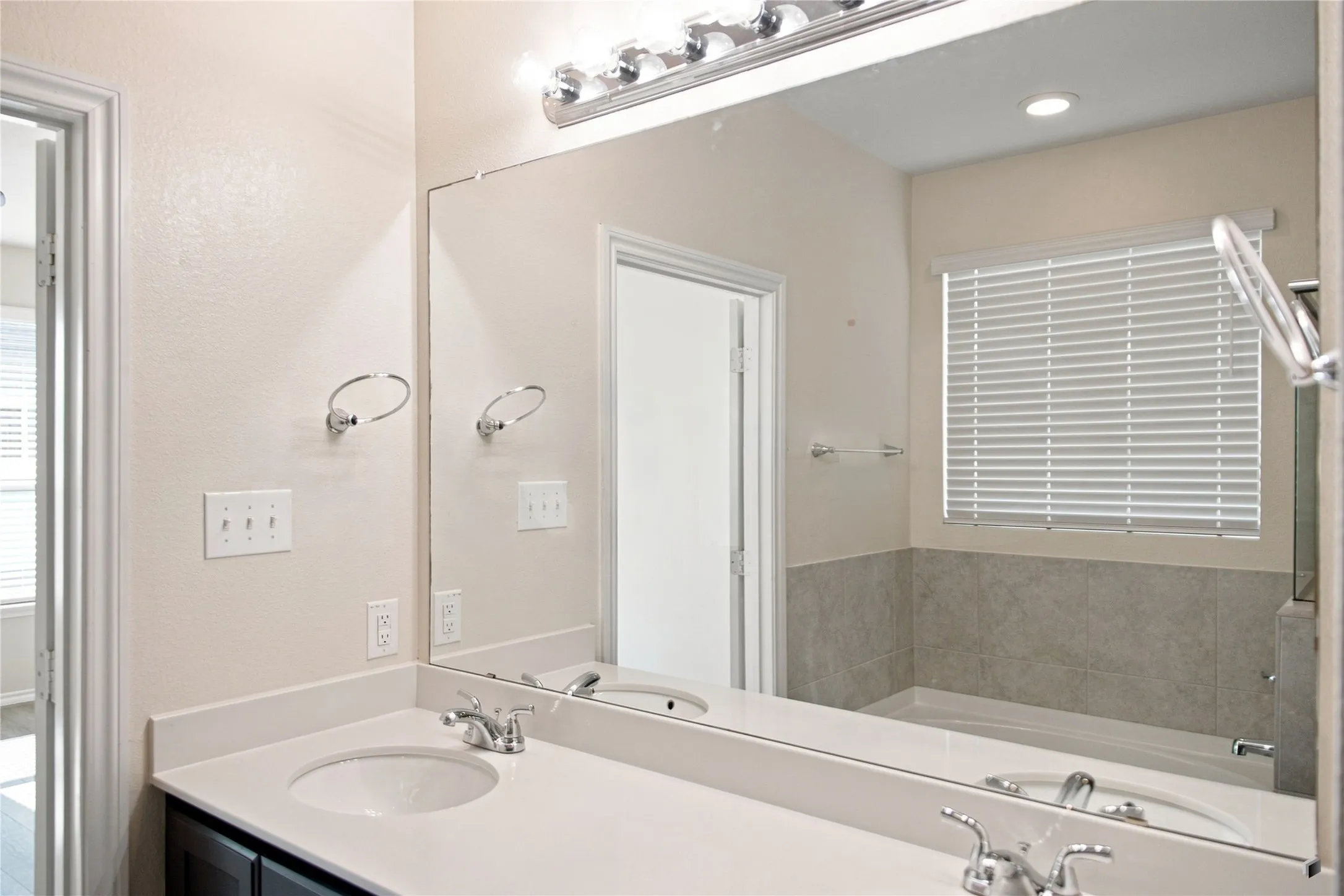 Single Family Residence For Rent in Denton County , 1723 Kenmore Road, Providence Village, Texas 76227, 3 Bedroom, 2 Bathroom, 2 Garage spaces, 1,453 Sqft, built in 2021, mls#21346005, Real Estate Agent in Providence Village, Homes For Rent in Denton county, Homes For Rent in Providence Village, Realtor in Providence Village Texas, Real Estate Brokerage Independent Realty Texas, Luminita Cordes Realtor