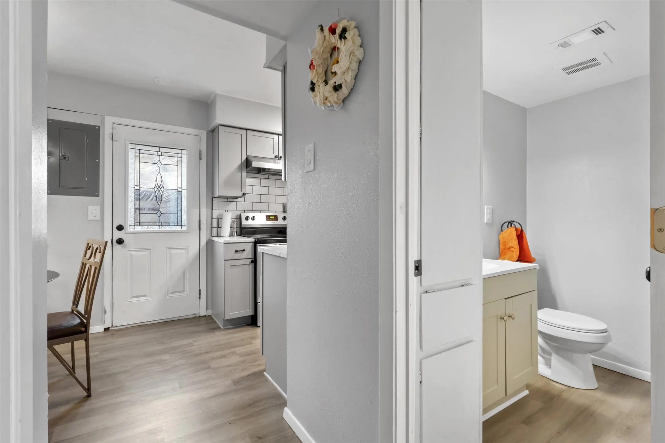 Townhouse For Rent in Dallas County , 2658 Patricia Lane, Garland, Texas 75041, 2 Bedroom, 2 Bathroom, Garage spaces, 918 Sqft, built in 1971, mls#21345755, Real Estate Agent in Garland, Homes For Rent in Dallas county, Homes For Rent in Garland, Realtor in Garland Texas, Real Estate Brokerage Independent Realty Texas, Luminita Cordes Realtor