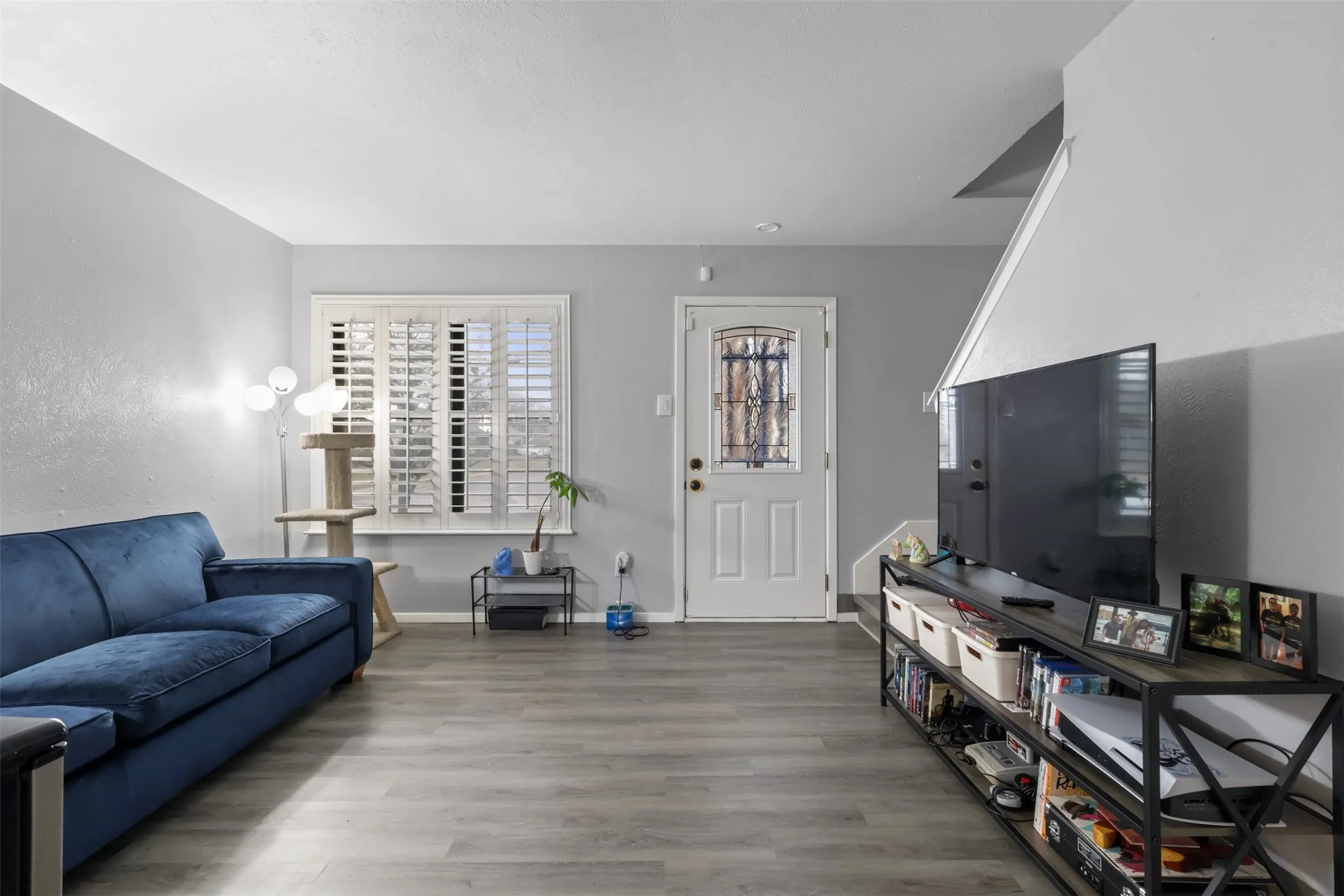 Townhouse For Rent in Dallas County , 2658 Patricia Lane, Garland, Texas 75041, 2 Bedroom, 2 Bathroom, Garage spaces, 918 Sqft, built in 1971, mls#21345755, Real Estate Agent in Garland, Homes For Rent in Dallas county, Homes For Rent in Garland, Realtor in Garland Texas, Real Estate Brokerage Independent Realty Texas, Luminita Cordes Realtor