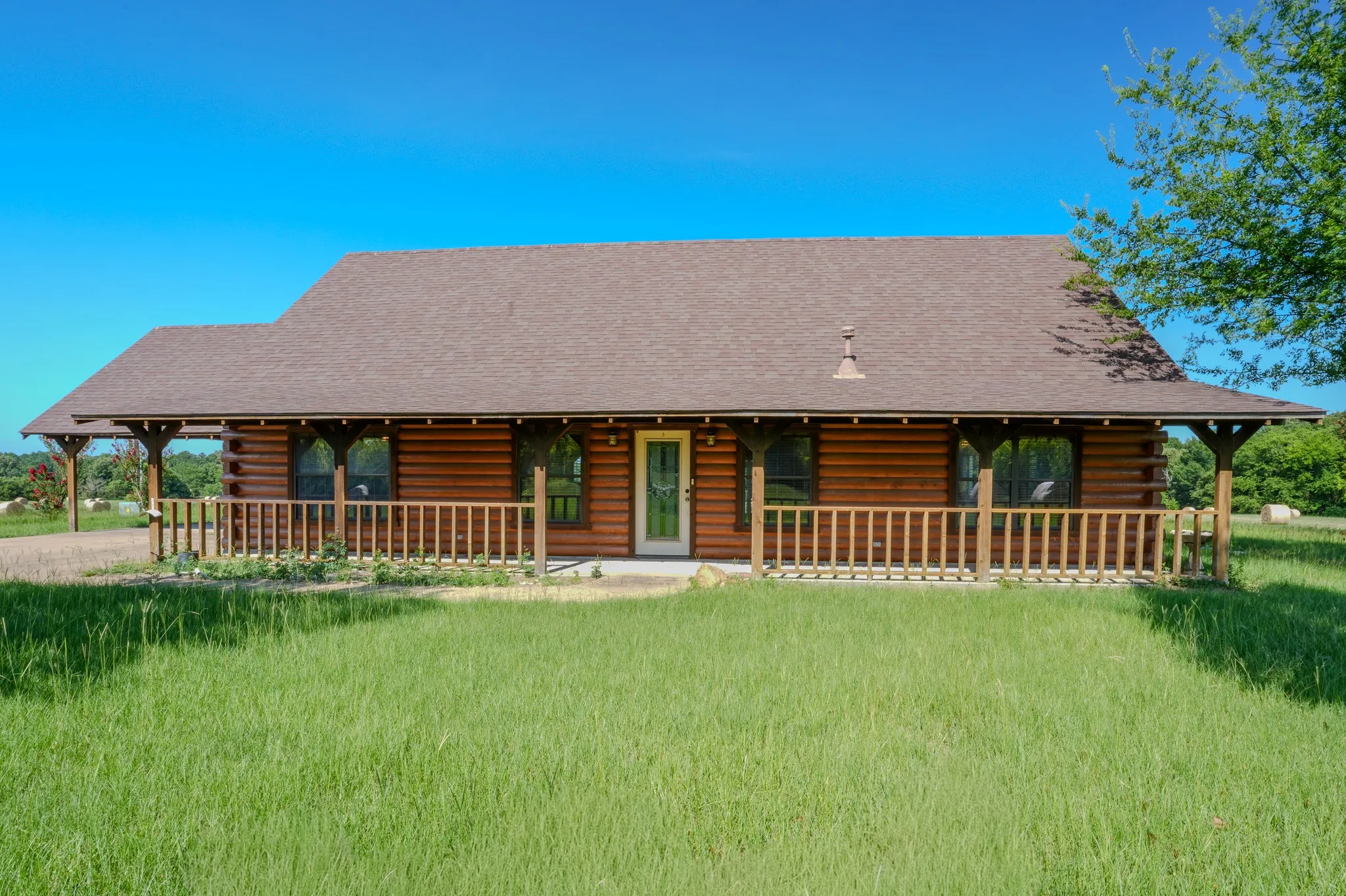 Single Family Residence For Sale in Wood County , 457 County Road 3270, Mineola, Texas 75773, 3 Bedroom, 2 Bathroom, Garage spaces, 2,200 Sqft, built in 2007, mls#21346148, Real Estate Agent in Mineola, Homes For Sale in Wood county, Homes For Sale in Mineola, Realtor in Mineola Texas, Real Estate Brokerage Independent Realty Texas, Luminita Cordes Realtor