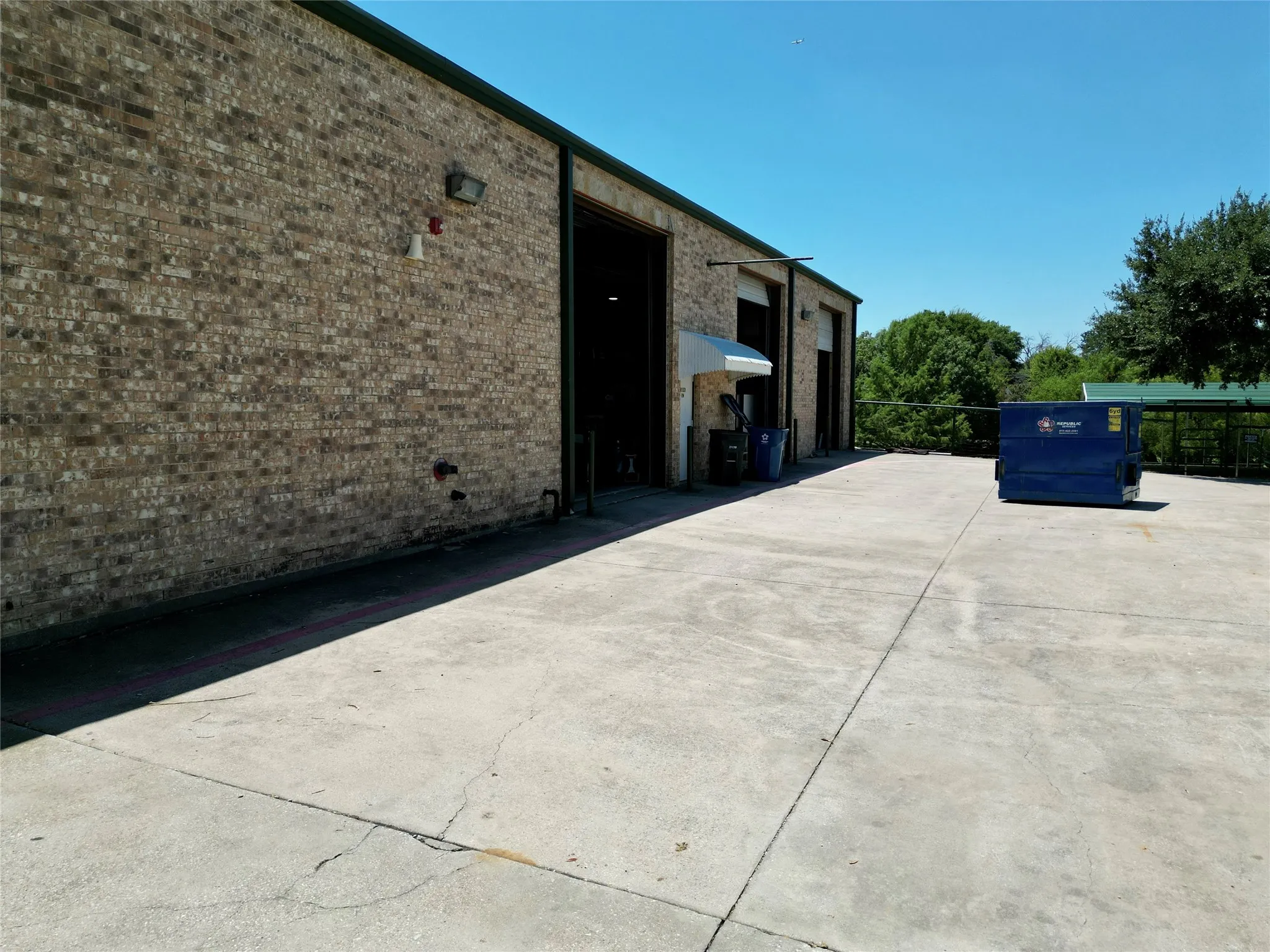Industrial For Sale in Denton County , 729 N Cowan Avenue, Lewisville, Texas 75057, 0, 0, Garage spaces, 0 Sqft, built in 2002, mls#21345985, Real Estate Agent in Lewisville, Homes For Sale in Denton county, Homes For Sale in Lewisville, Realtor in Lewisville Texas, Real Estate Brokerage Independent Realty Texas, Luminita Cordes Realtor