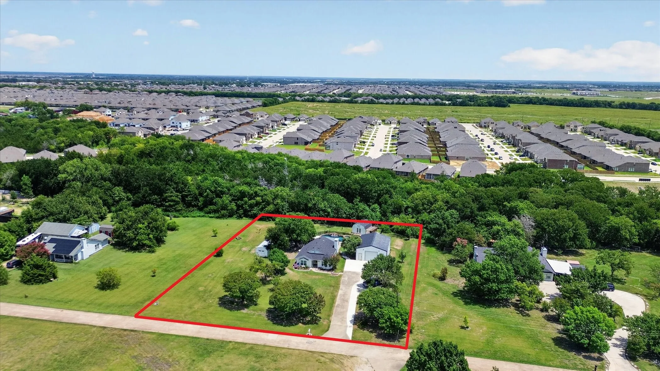 Single Family Residence For Sale in Collin County , 1425 Pioneer Drive, Lowry Crossing, Texas 75069, 2 Bedroom, 1 Bathroom, 2 Garage spaces, 1,400 Sqft, built in 1983, mls#21346172, Real Estate Agent in Lowry Crossing, Homes For Sale in Collin county, Homes For Sale in Lowry Crossing, Realtor in Lowry Crossing Texas, Real Estate Brokerage Independent Realty Texas, Luminita Cordes Realtor