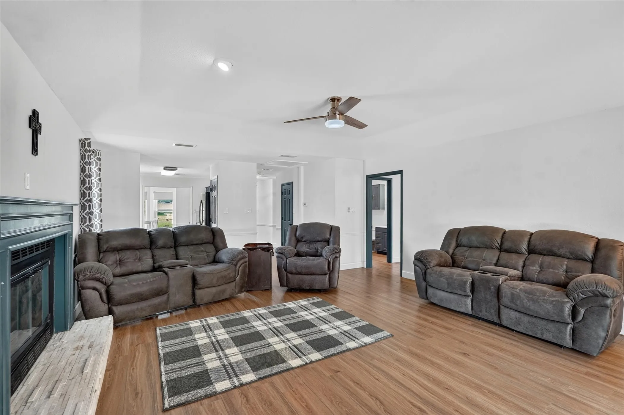 Single Family Residence For Sale in Collin County , 1425 Pioneer Drive, Lowry Crossing, Texas 75069, 2 Bedroom, 1 Bathroom, 2 Garage spaces, 1,400 Sqft, built in 1983, mls#21346172, Real Estate Agent in Lowry Crossing, Homes For Sale in Collin county, Homes For Sale in Lowry Crossing, Realtor in Lowry Crossing Texas, Real Estate Brokerage Independent Realty Texas, Luminita Cordes Realtor