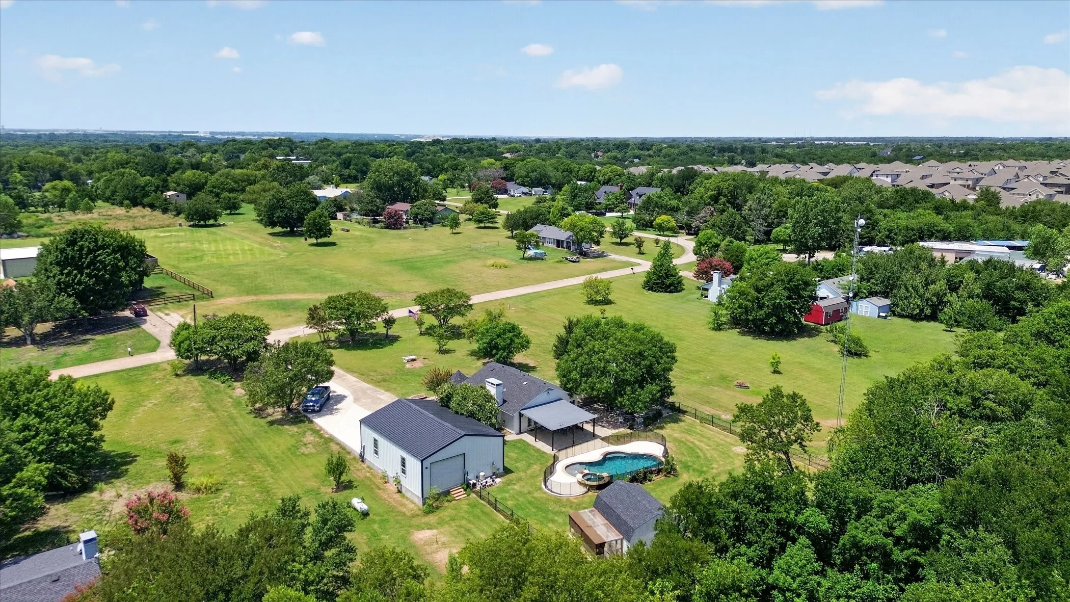 Single Family Residence For Sale in Collin County , 1425 Pioneer Drive, Lowry Crossing, Texas 75069, 2 Bedroom, 1 Bathroom, 2 Garage spaces, 1,400 Sqft, built in 1983, mls#21346172, Real Estate Agent in Lowry Crossing, Homes For Sale in Collin county, Homes For Sale in Lowry Crossing, Realtor in Lowry Crossing Texas, Real Estate Brokerage Independent Realty Texas, Luminita Cordes Realtor