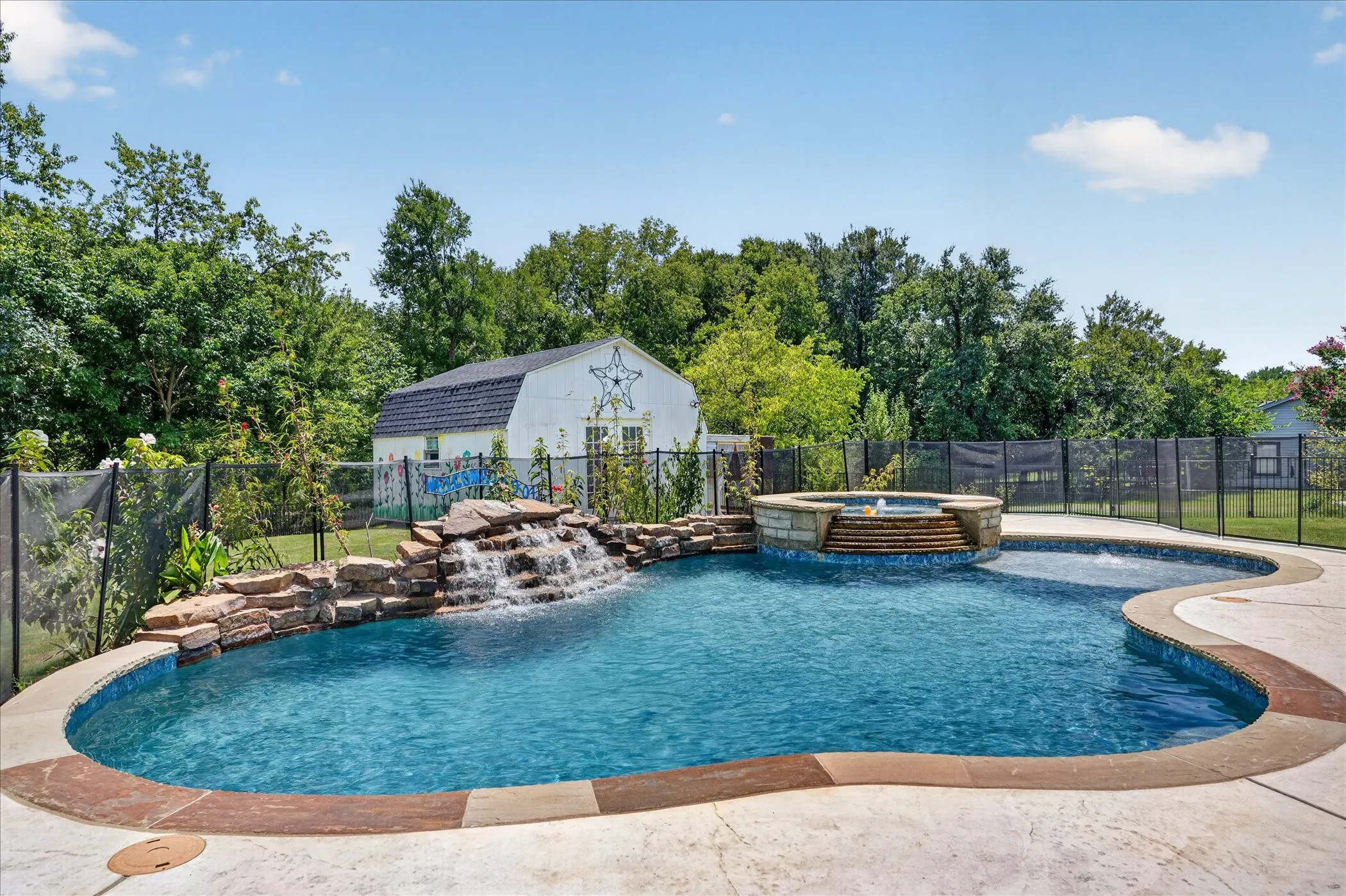Single Family Residence For Sale in Collin County , 1425 Pioneer Drive, Lowry Crossing, Texas 75069, 2 Bedroom, 1 Bathroom, 2 Garage spaces, 1,400 Sqft, built in 1983, mls#21346172, Real Estate Agent in Lowry Crossing, Homes For Sale in Collin county, Homes For Sale in Lowry Crossing, Realtor in Lowry Crossing Texas, Real Estate Brokerage Independent Realty Texas, Luminita Cordes Realtor